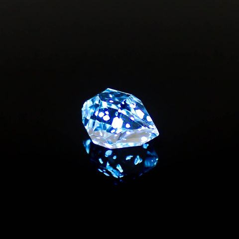 オイルインクォーツ原石 パキスタン産 1.81ct[240828668]9.4x6.5mm前後