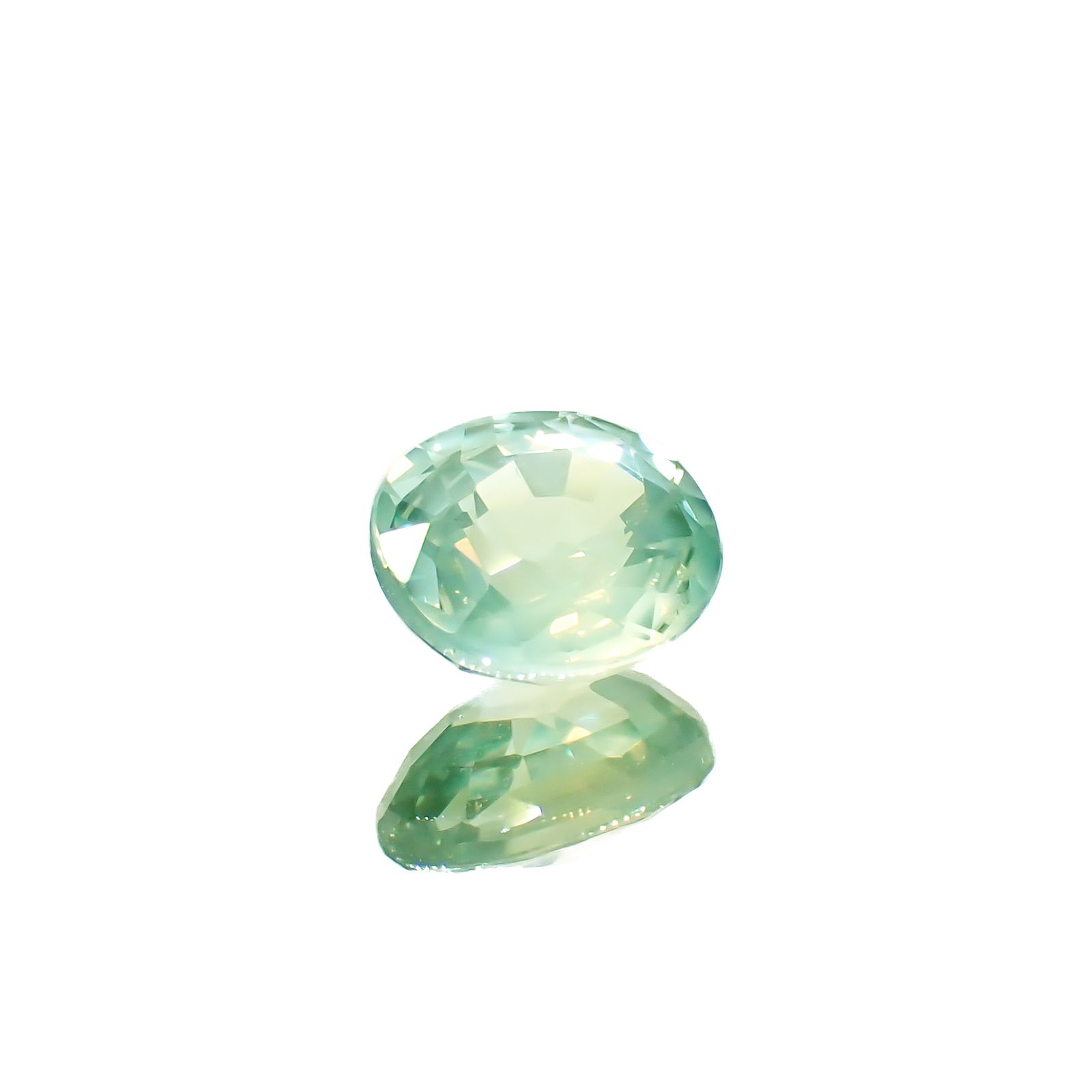 シルキーアレキサンドライト タンザニア産 0.79ct [241129511]5.9x5.1mm前後
