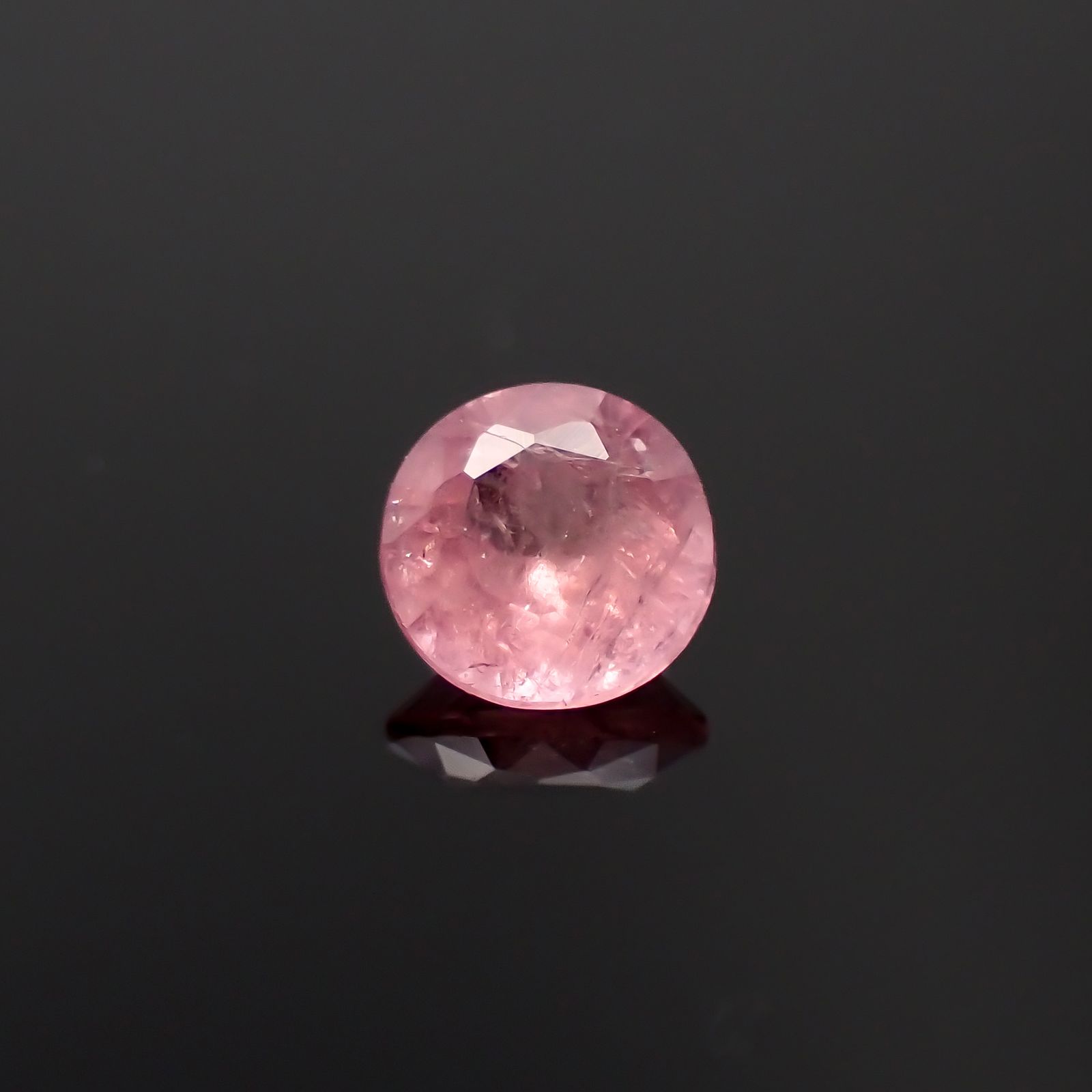 ペツォッタイト(ラズベリル)(宝石名ペツォッタイト)マダガスカル産 0.22ct 識別済[231023642]3.9x3.8mm前後