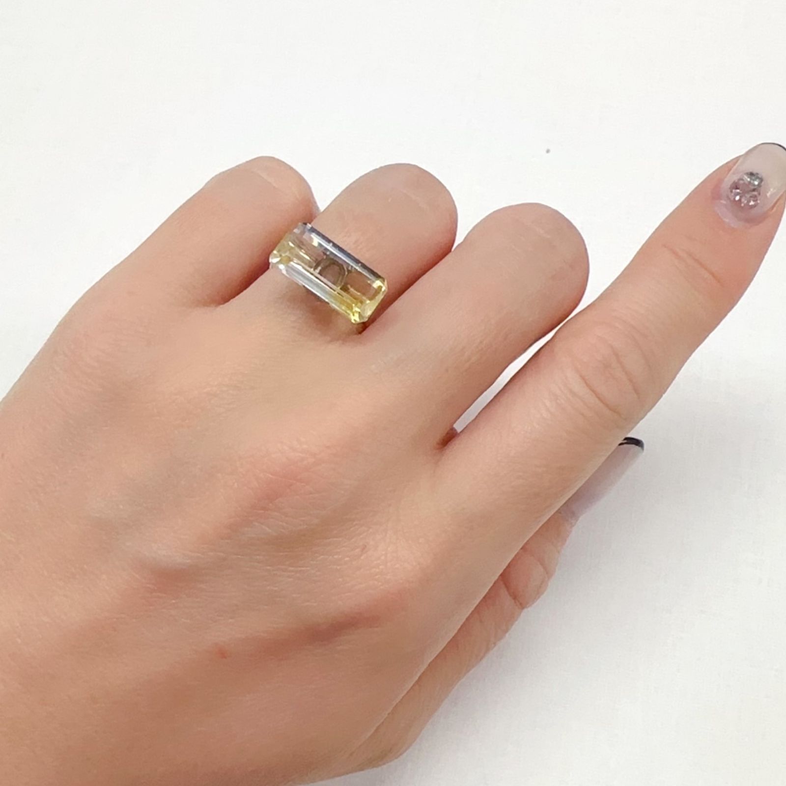 バイカラーシトリン ブラジル・ミナスジェライス州産 4.76ct[240326453]15x7.3mm前後