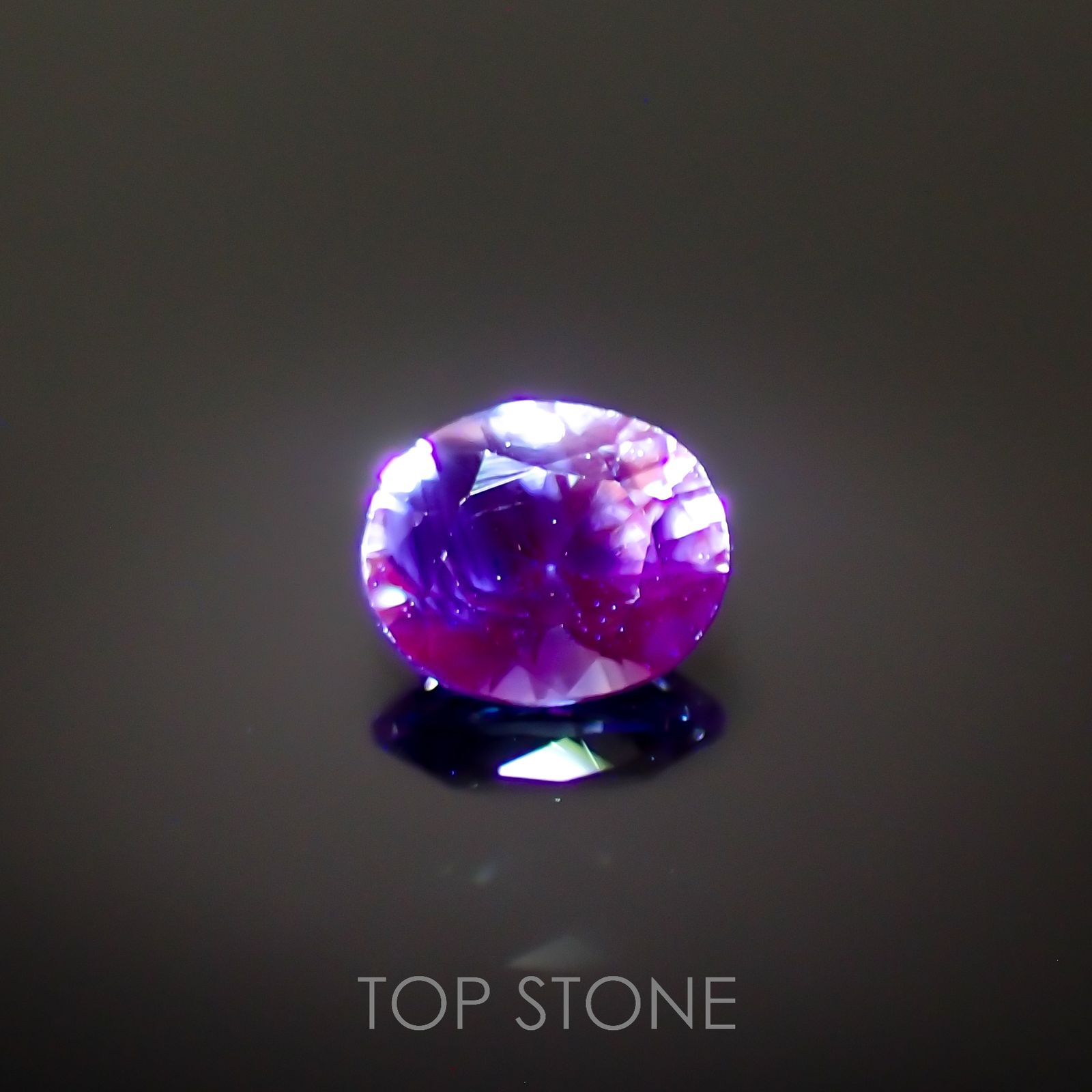 バイカラーサファイア(宝石名サファイア)スリランカ/マダガスカル産 0.60ct 識別済[220817430]5.6x4.6mm前後