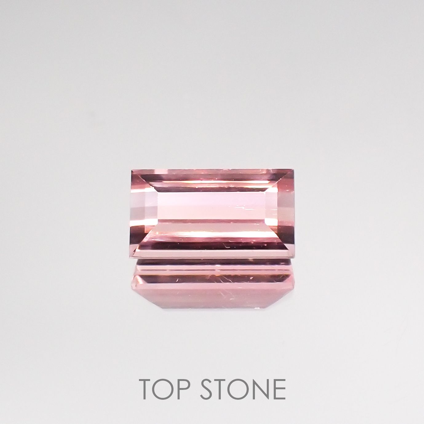ピンクトルマリン パパラチャカラー(宝石名ピンク・トルマリン) ルワンダ産 1.178ct ソ付(彩珠)[210711593]8.1×4.5mm前後