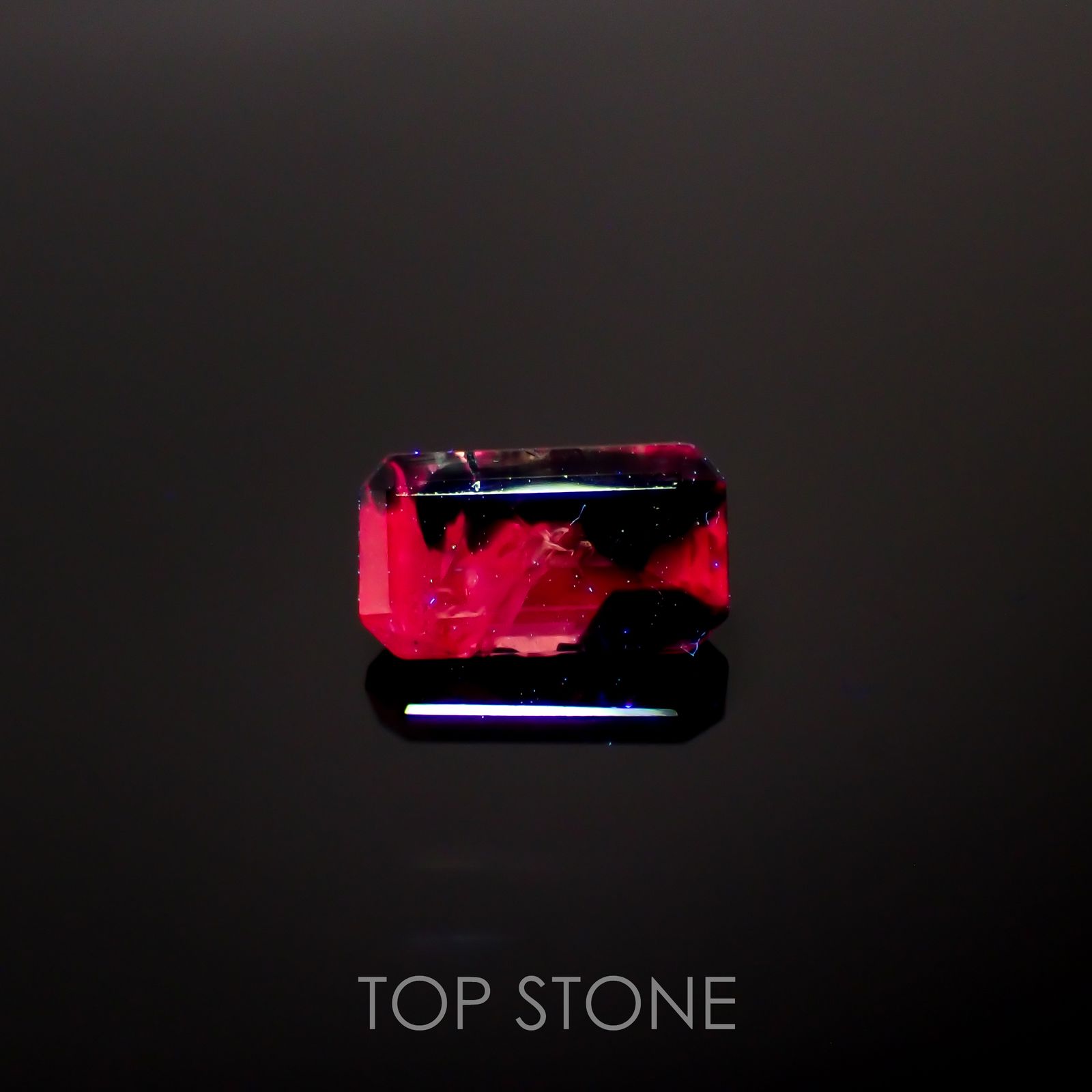 ウィンザーサファイア(宝石名サファイア)タンザニア・ウィンザー産 0.88ct 識別済[220616159]6.7x3.8mm前後