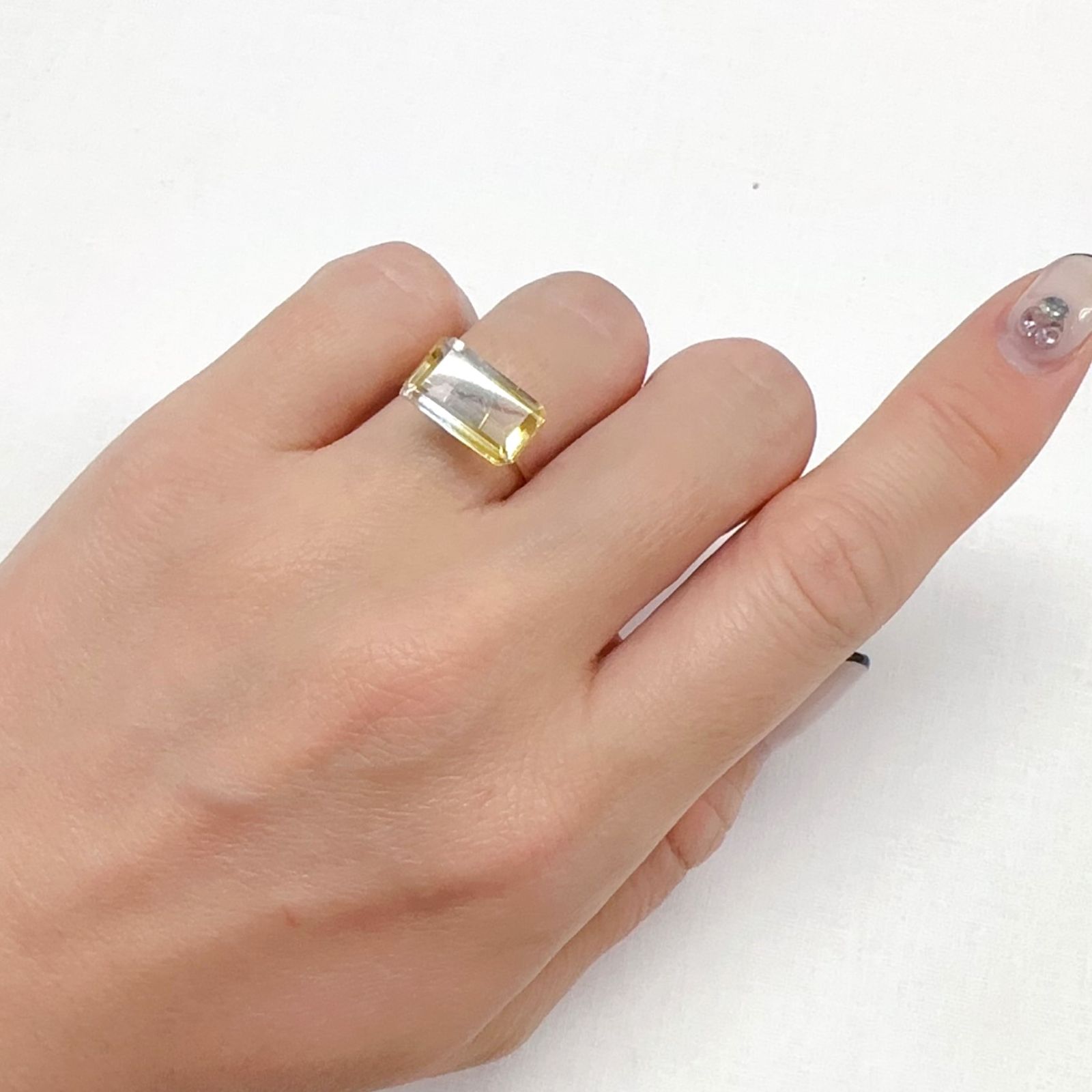 バイカラーシトリン ブラジル・ミナスジェライス州産 3.92ct[240326451]13.1x7.6mm前後