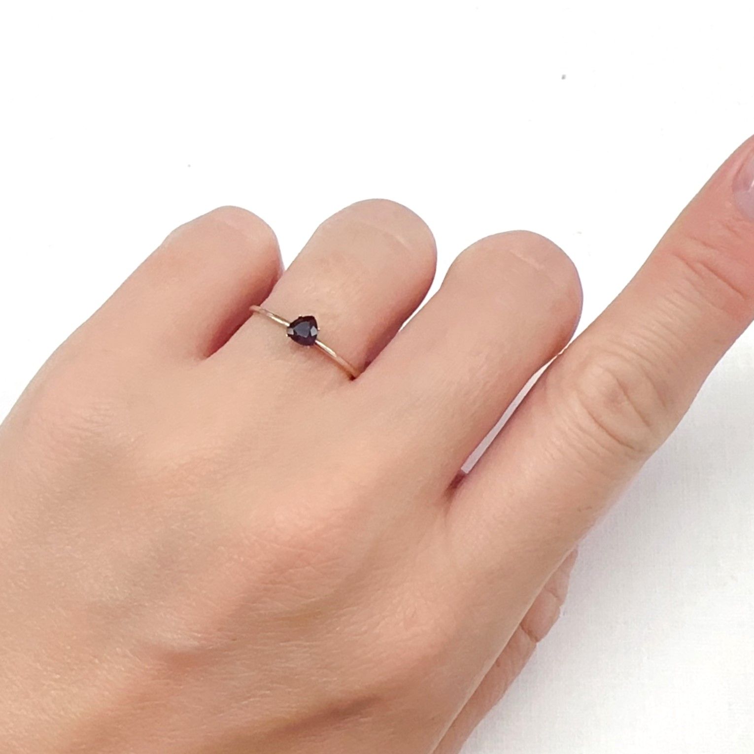 アントヒルガーネット(クロムパイロープガーネット) アメリカ・アリゾナ州産 0.27ct[240527828]3.9x3.9mm前後