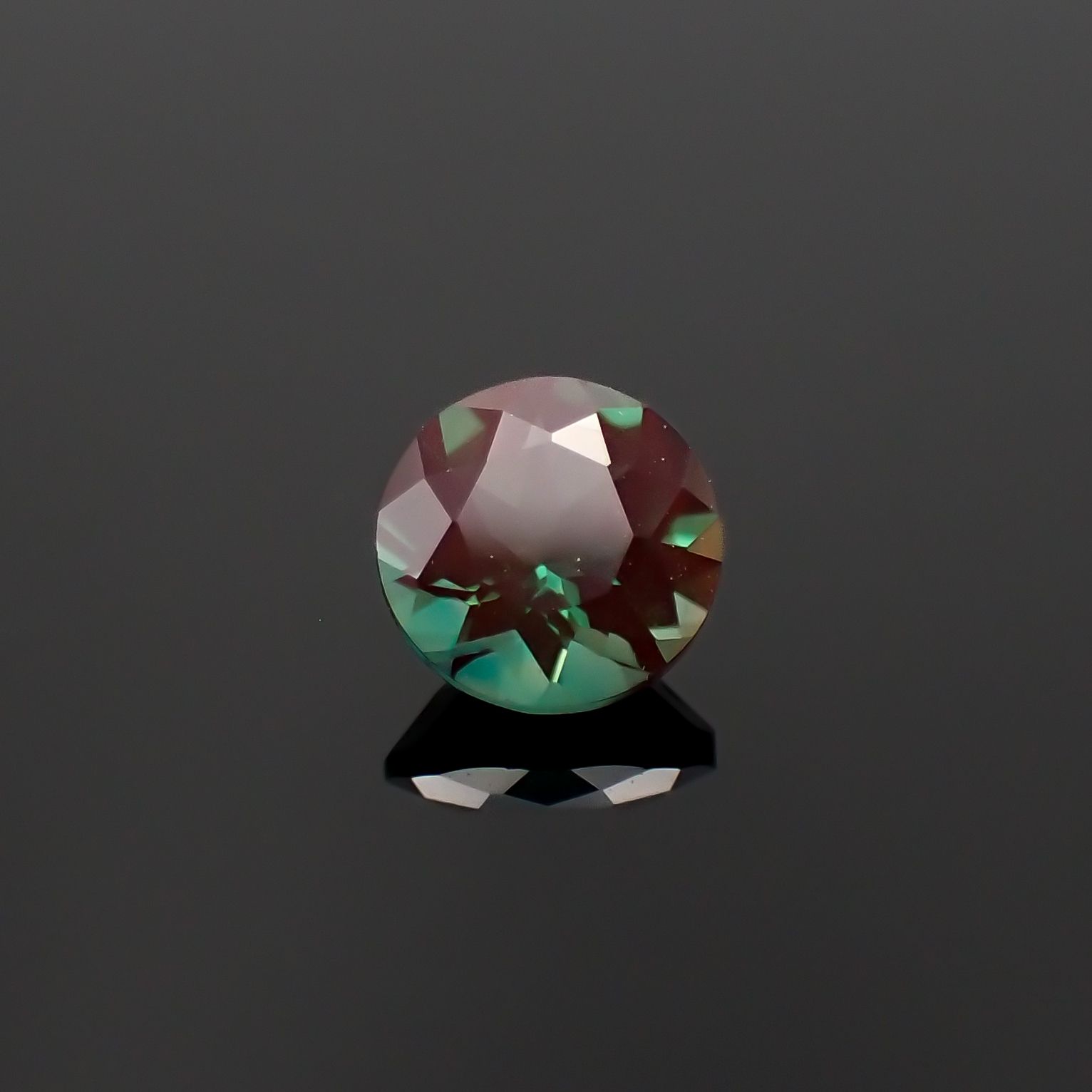 カラーチェンジアンデシン モンゴル産 0.45ct [230421468]5x5mm前後