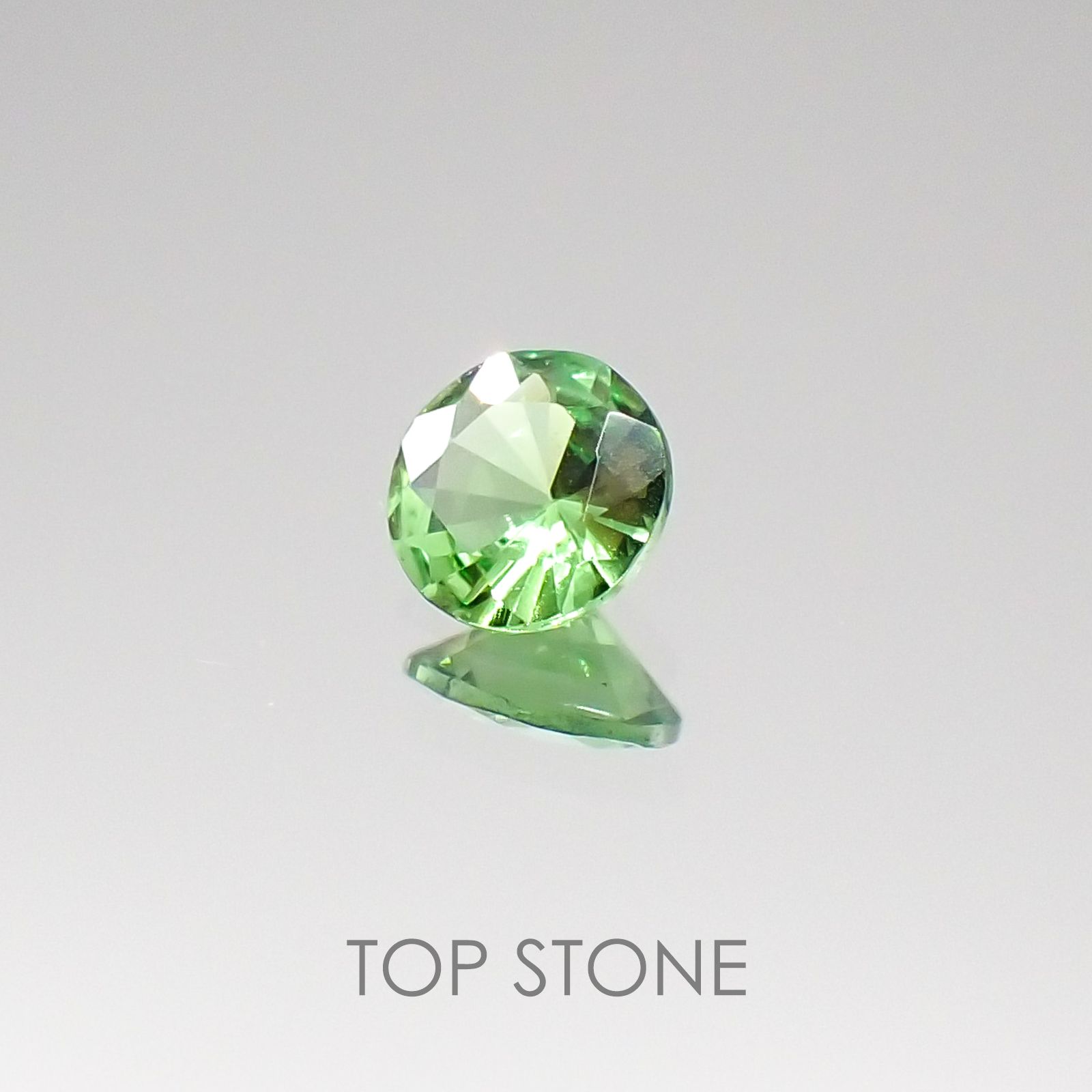 ミントガーネット タンザニア産 ルース 0.23ct[5516]4.2×4.1mm前後