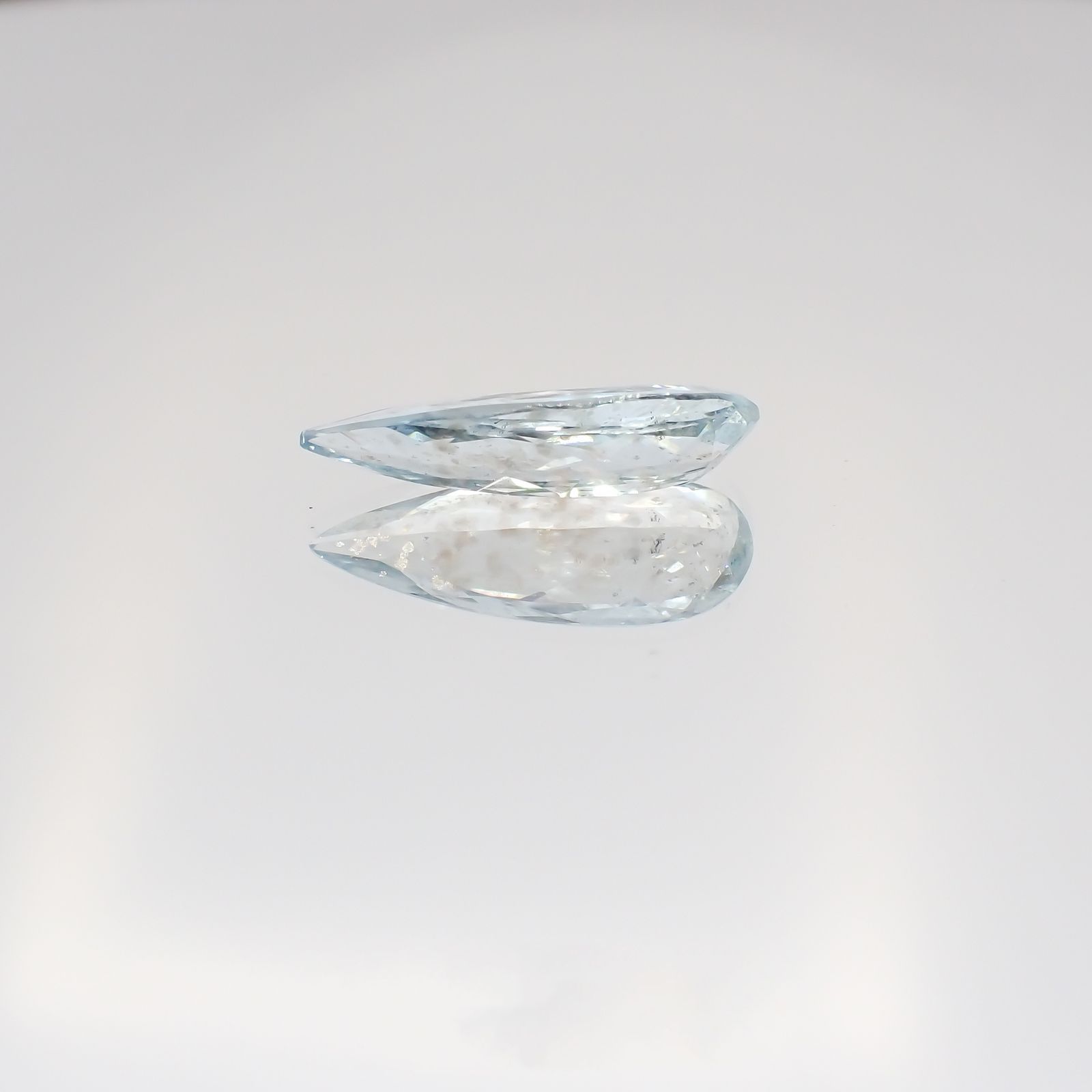 アベンチュリンアクアマリン(宝石名アクアマリン) ナイジェリア産 2.31ct 識別済[210712970]17.4×6.2mm前後