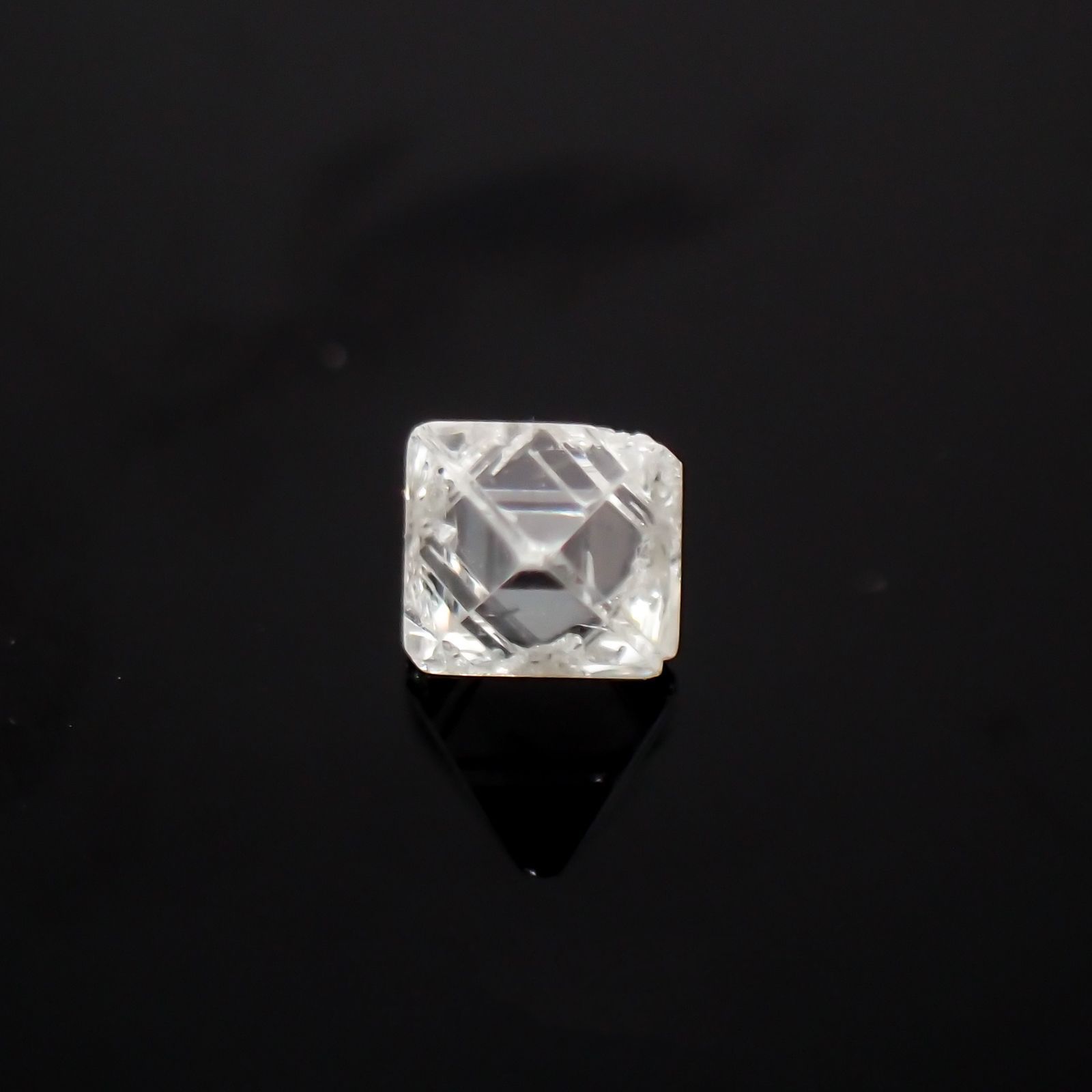 ソーヤブルダイヤモンド(宝石名ダイアモンド) ロシア産 原石・結晶 0.085ct 識別済[210410557]2.6×2.7mm前後