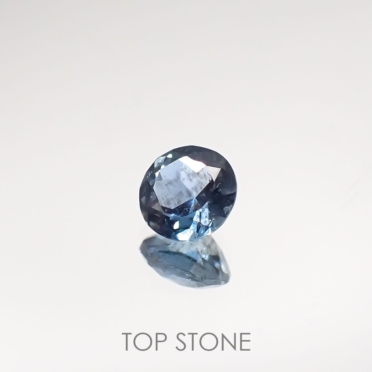 サンタマリアアクアマリン(宝石名アクアマリン) ブラジル産 0.23ct 識別済[210711418]4×4mm前後