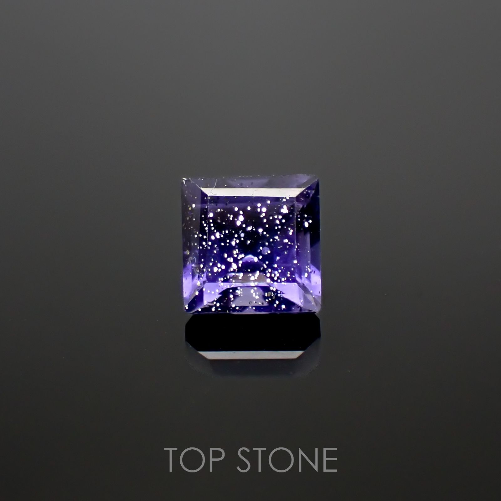 アイオライトサンストーン インド/ブラジル産 0.65ct[220817287]5x5mm前後
