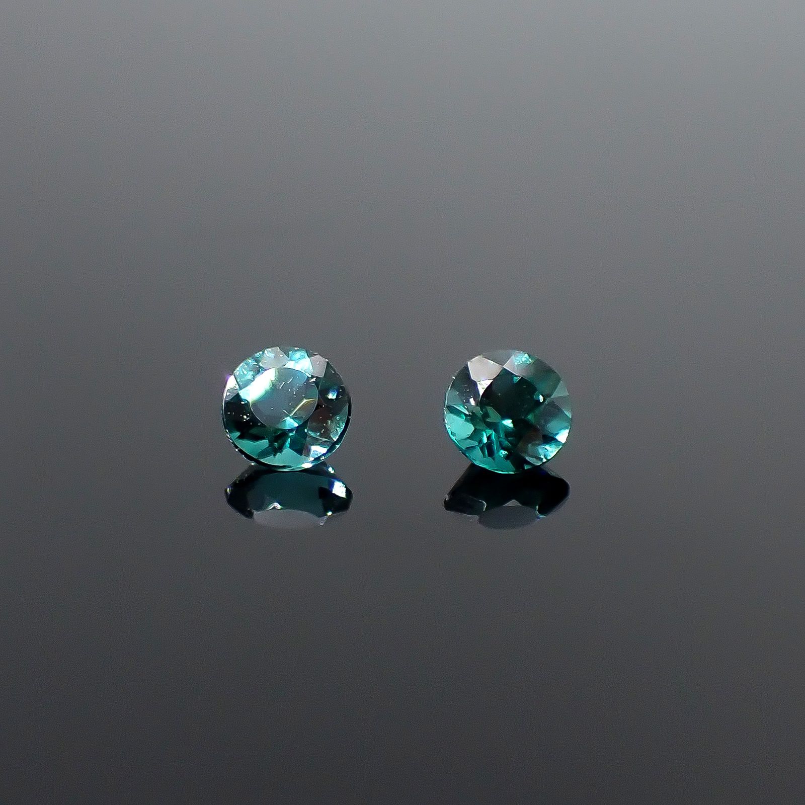 ◇ペアセット◇ブルーグリーントルマリン ブラジル産 0.36ct(2pcs合計) / 3.5x3.5mm前後 [251031159]