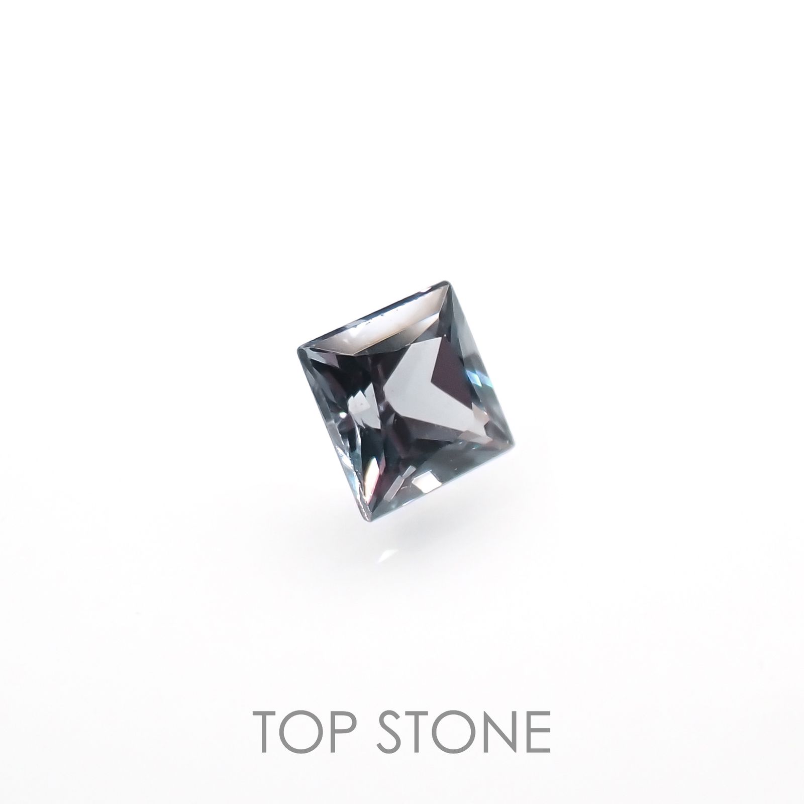 ◇プリンセスカット◇カラーチェンジガーネット アレキタイプ(宝石名ガーネット)マダガスカル・ベキリー産 0.10ct 識別済[221119054]2.5x2.5mm前後