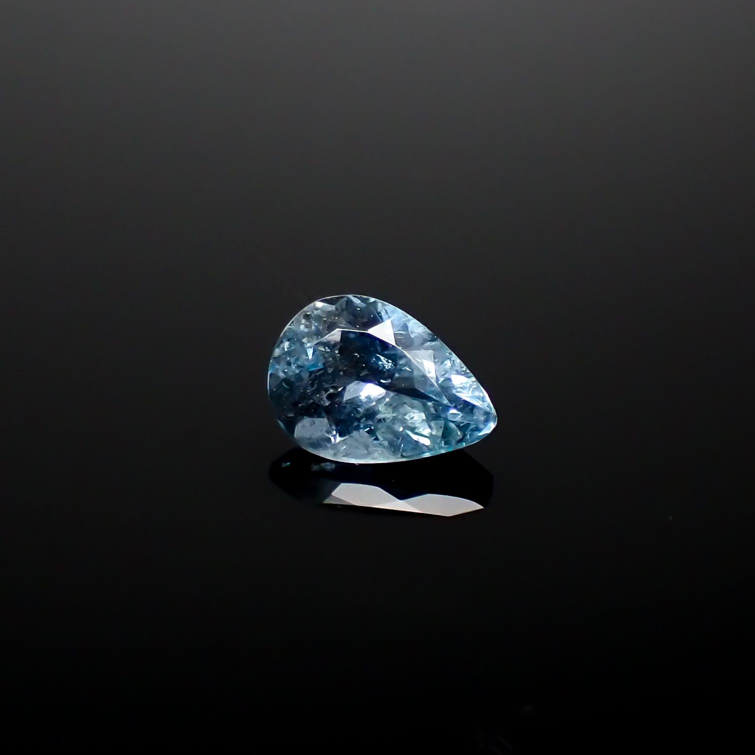 アクアマリン サンタマリアカラー マダガスカル産 0.58ct[240326965]6.8x4.8mm前後