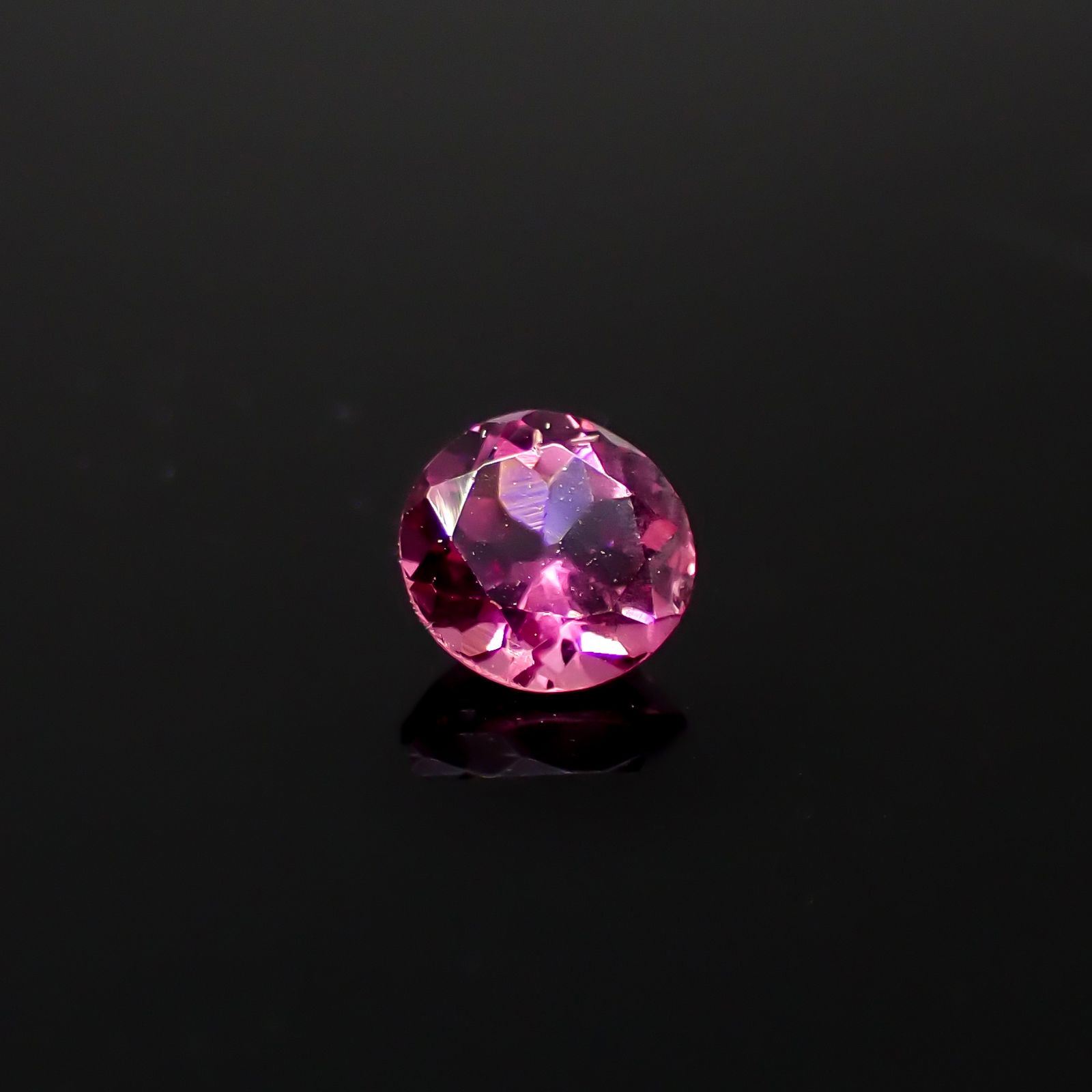 ルベライト ブラジル産 0.26ct[240628077]4.1x4mm前後
