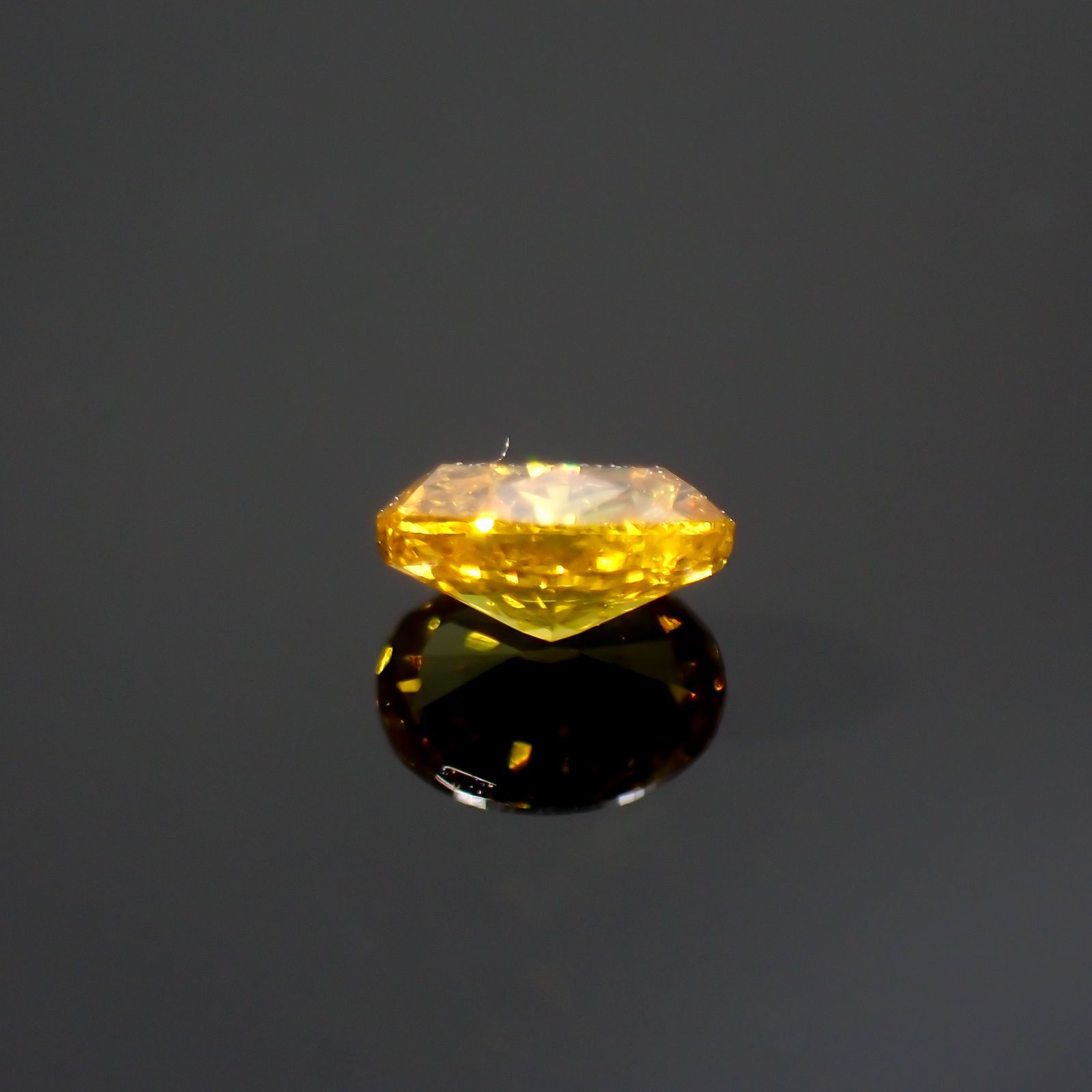 イエローダイヤモンド SI-2 / FANCY DEEP ORANGY YELLOW(宝石名ダイアモンド) 0.124ct ソ付(CGL)[220115142]3.49x2.6mm前後