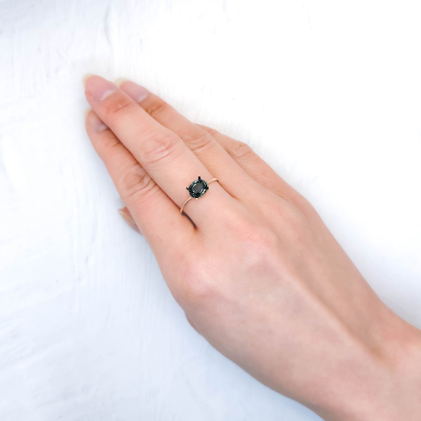 サファイア(宝石名サファイア) マダガスカル/スリランカ産 ソ付(彩珠) 1.633ct / 7x6mm前後 [260112471]