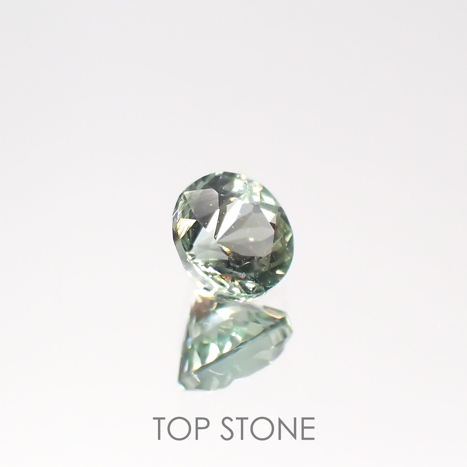 バナジウムコーネルピン(宝石名コーネルピン)タンザニア・タンガ州産 0.19ct 識別済[220716907]3.4x3.4mm前後