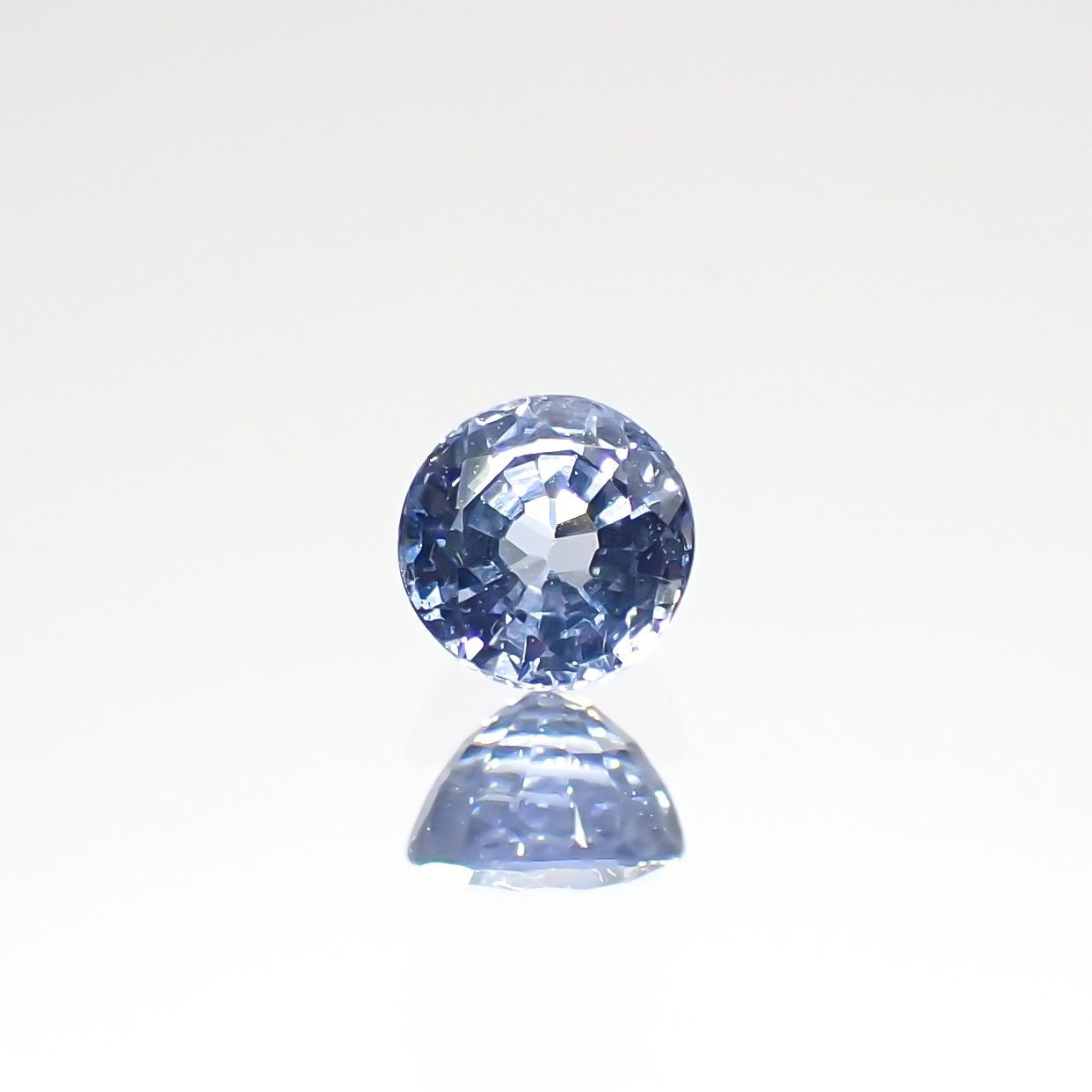 アイスブルーサファイア(宝石名サファイア)スリランカ/マダガスカル産 0.35ct 識別済[220515961]3.9x3.8mm前後