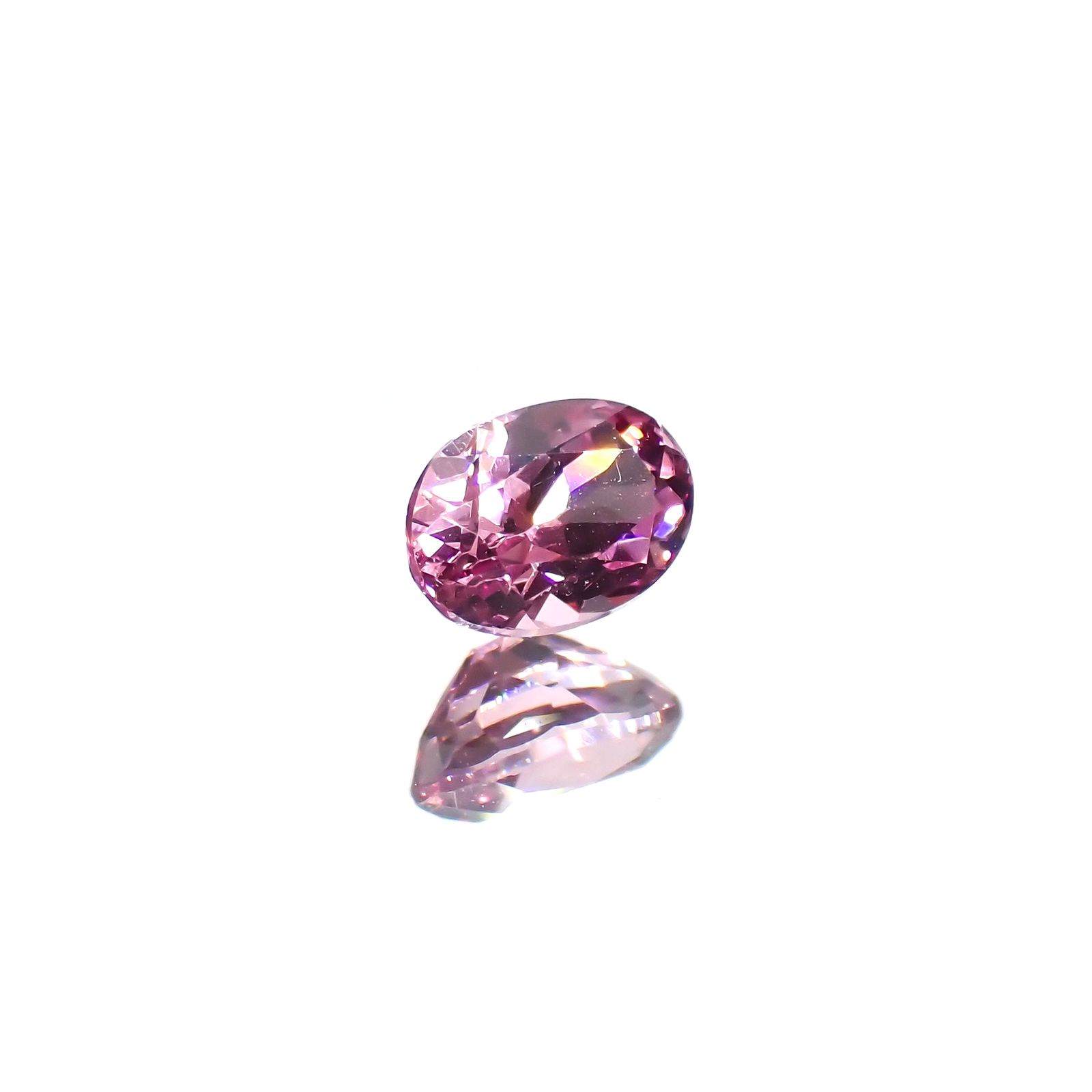 カラーシフトマラヤガーネット(宝石名ガーネット)タンザニア産 0.54ct 識別済[220115008]5.4x3.8mm前後