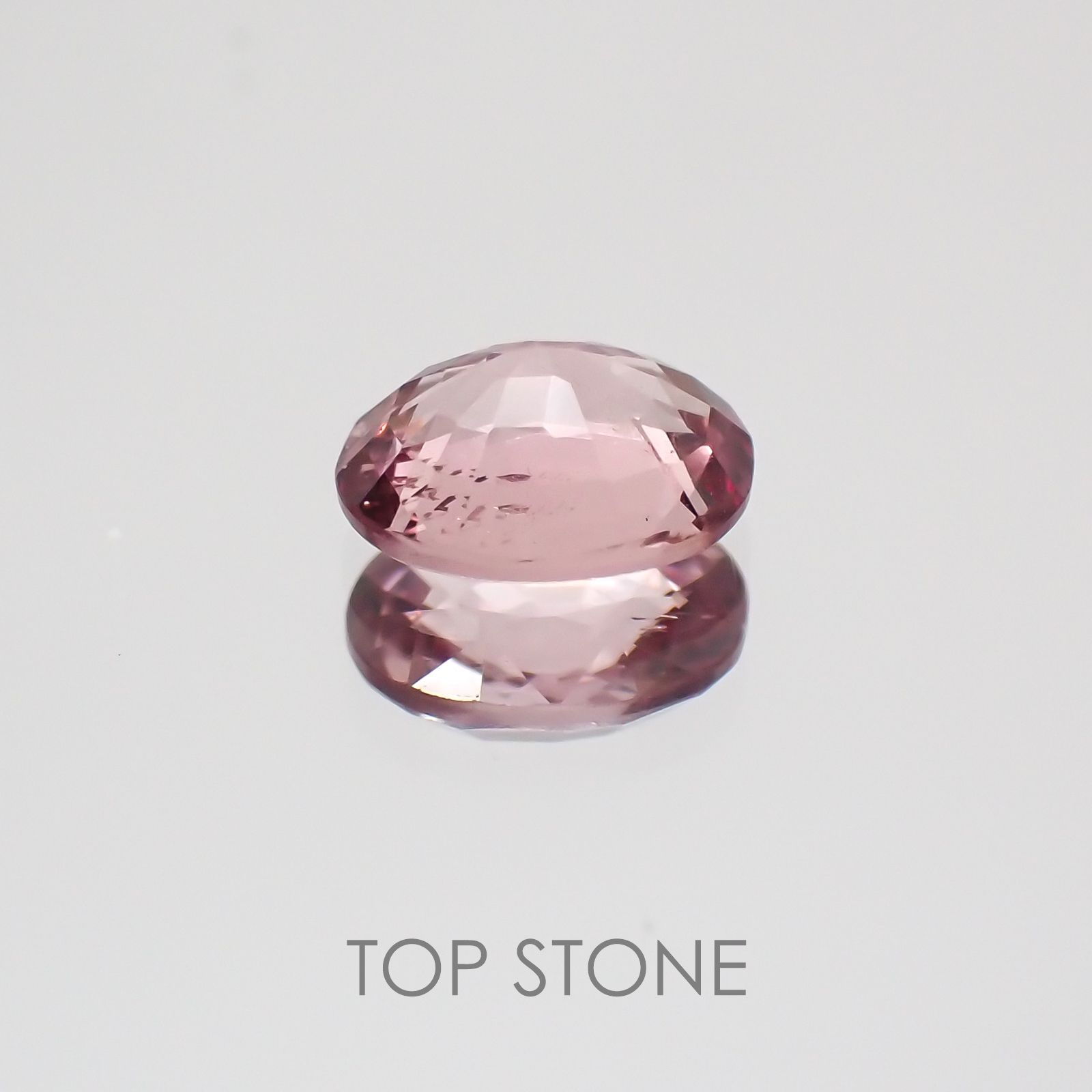 カラーチェンジマラヤガーネット タンザニア産 ルース 0.65ct[21019640]5.8×4.7mm前後