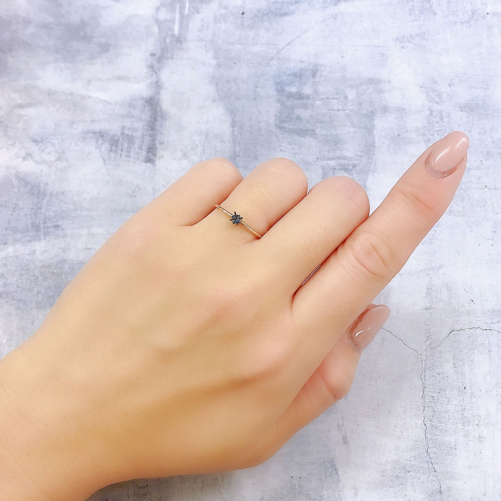 ◇プリンセスカット◇カラーチェンジガーネット アレキタイプ(宝石名ガーネット)マダガスカル・ベキリー産 0.091ct 識別済[221219409]2.4x2.4mm前後