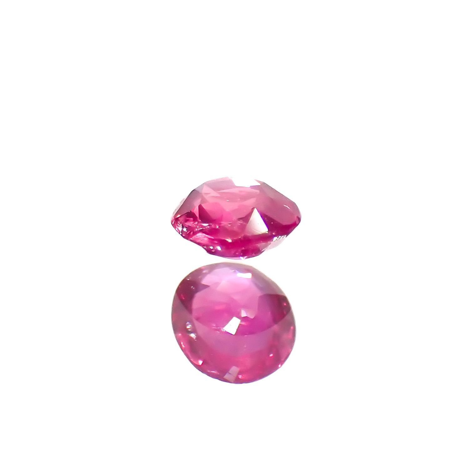 ルビー(宝石名ルビー)モザンビーク産 0.23ct 識別済[220616086]3.9x3.4mm前後