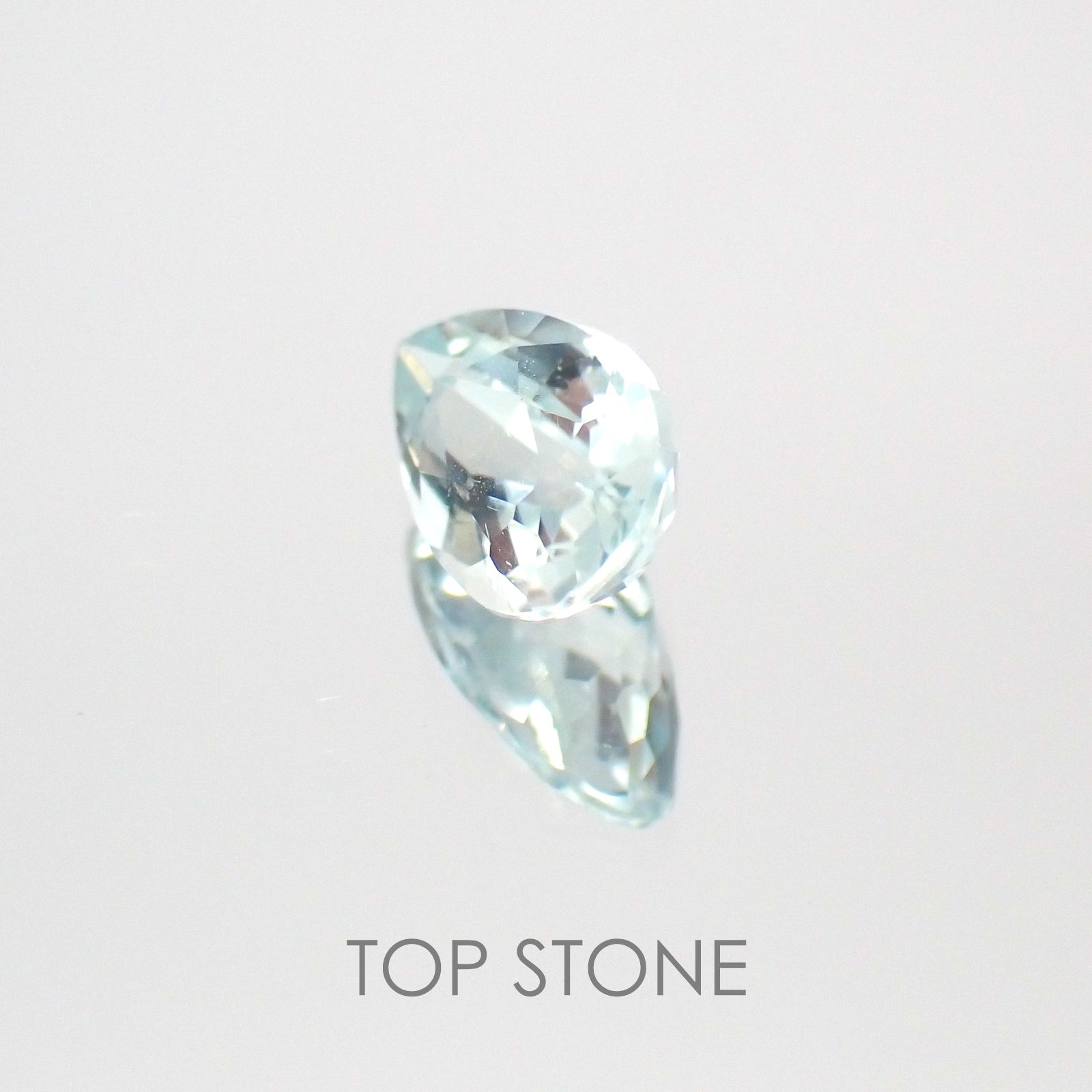 アンブリゴナイト/モンテブラサイト マダガスカル産 ルース 0.71ct[21018017]4.6×7.2mm前後