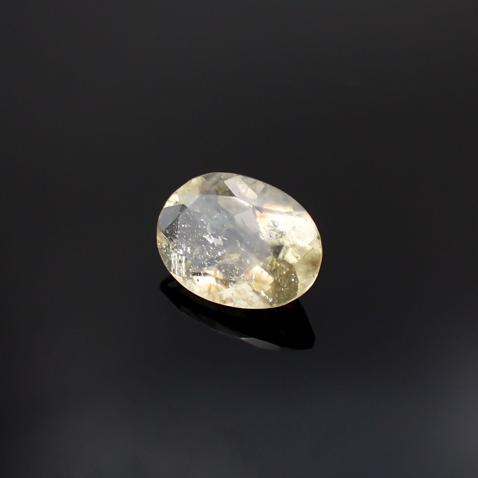 リビアングラス 発見地：エジプト・リビア砂漠 2.77ct[221018190]12.1x8.8mm前後