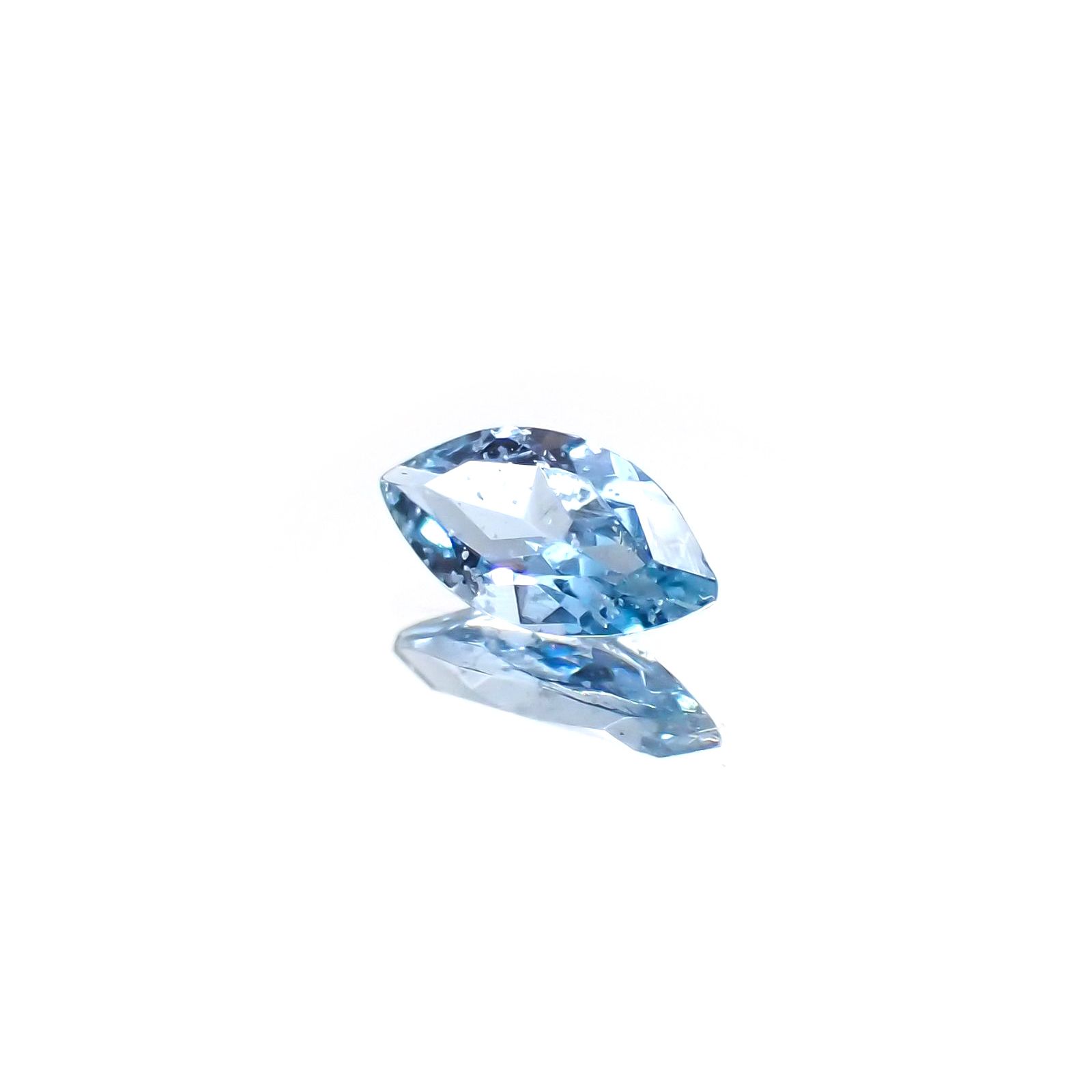 サンタマリアアクアマリン(宝石名アクアマリン) ブラジル産 0.19ct 識別済[210611409]6×3mm前後