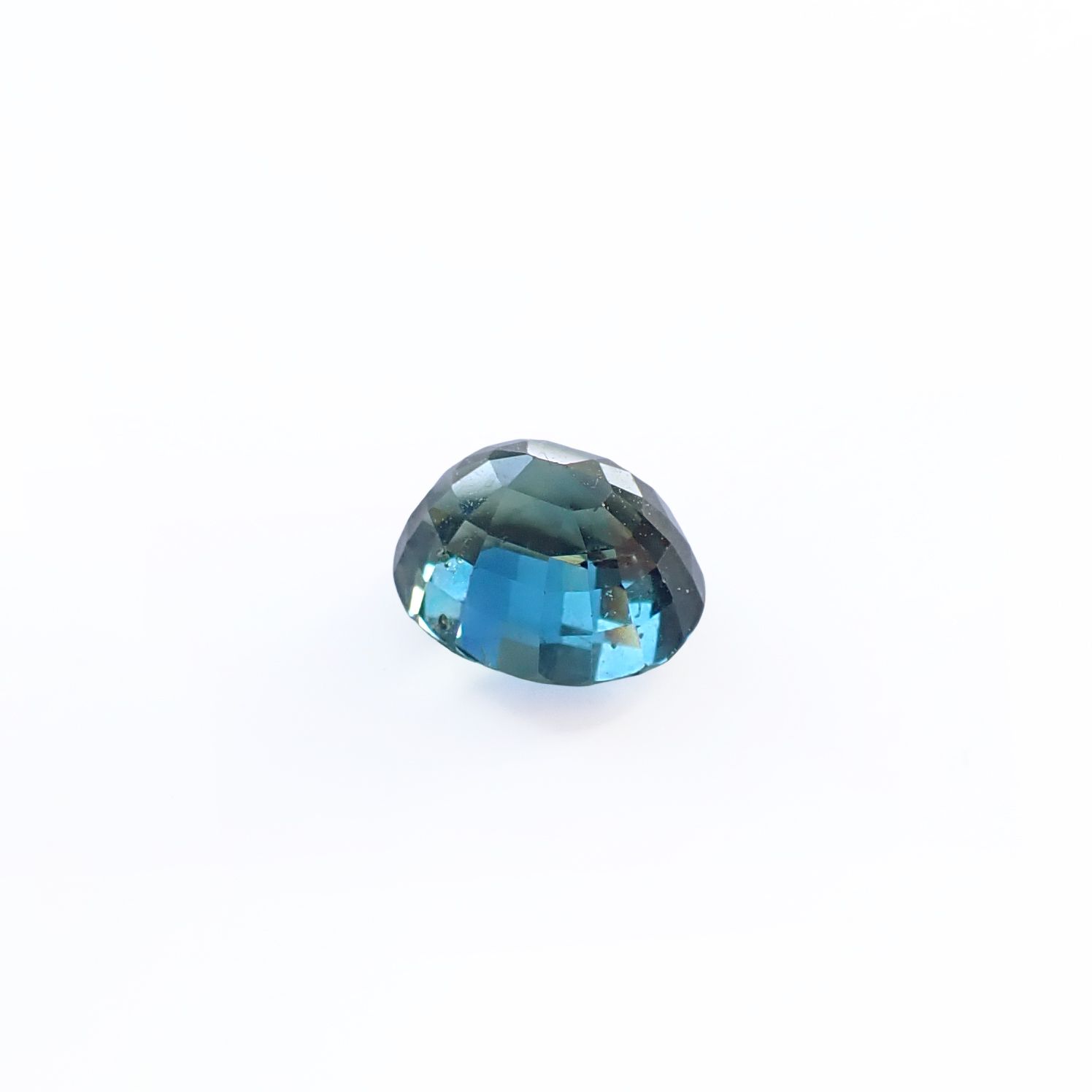 サファイア(宝石名サファイア) マダガスカル/スリランカ産 ソ付(彩珠) 1.629ct / 6.9x5.9mm前後 [260112470]