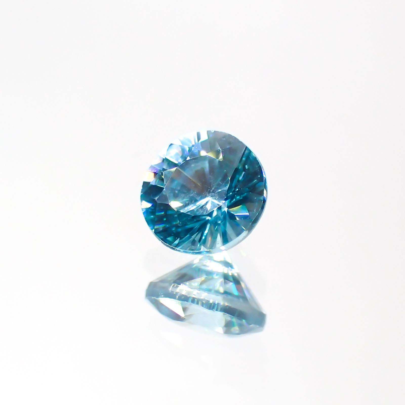 ブルージルコン(宝石名ジルコン)カンボジア産 0.75ct 識別済[220113988]5x4.9mm前後