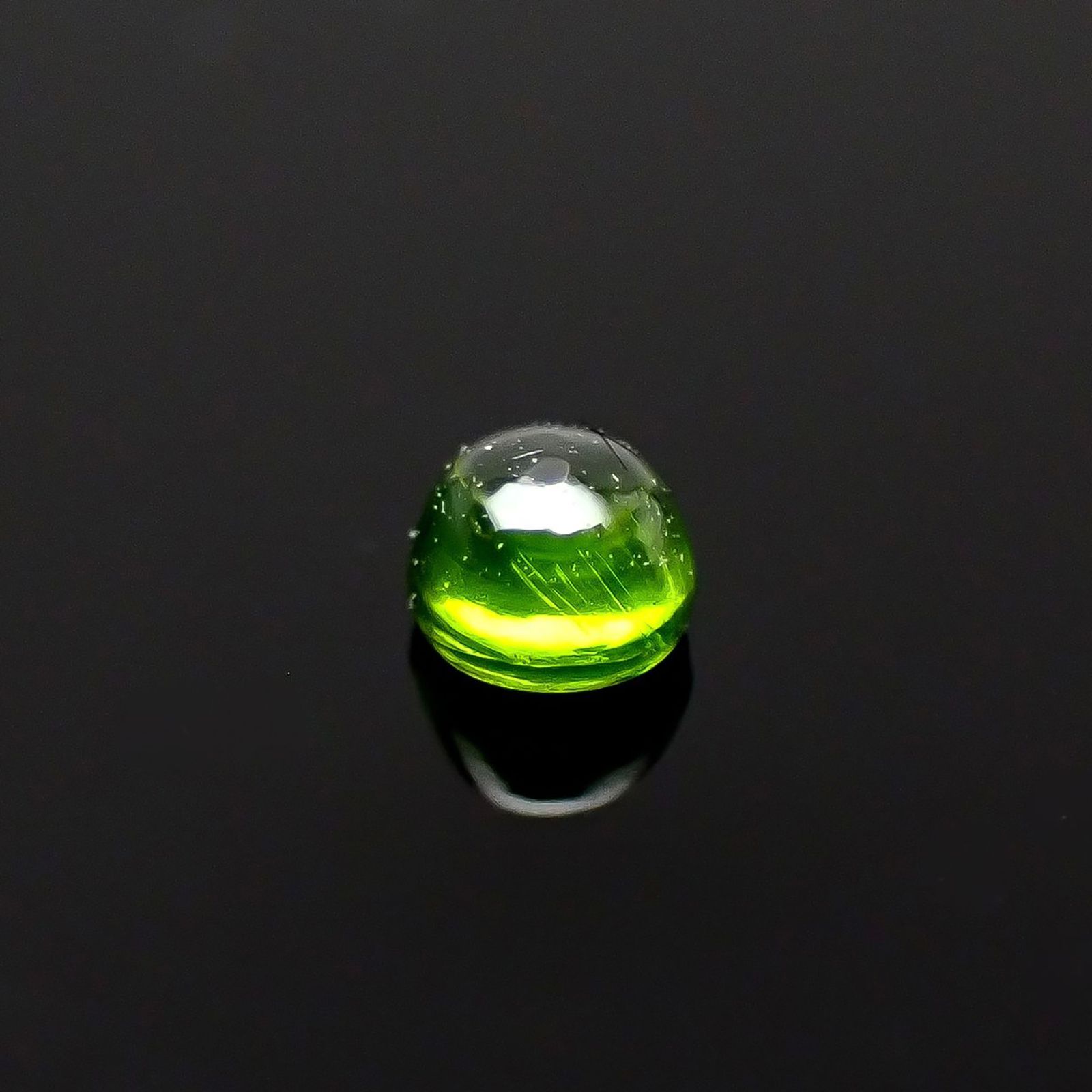 デマントイドガーネット ロシア産 0.063ct / 2.1x2.1mm前後 [240628253]