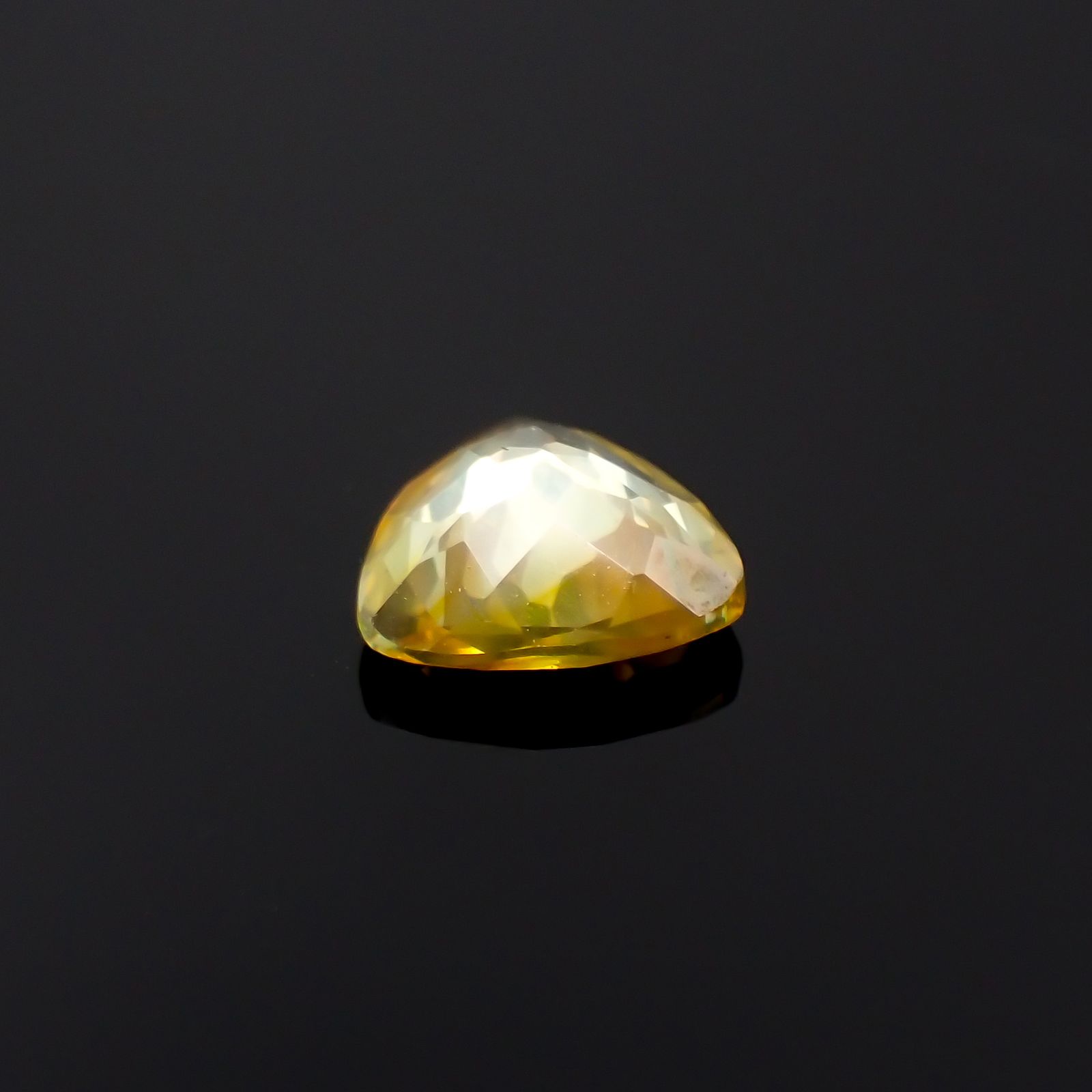 スファレライト スペイン産 0.68ct[230722758]5.6x5.8mm前後