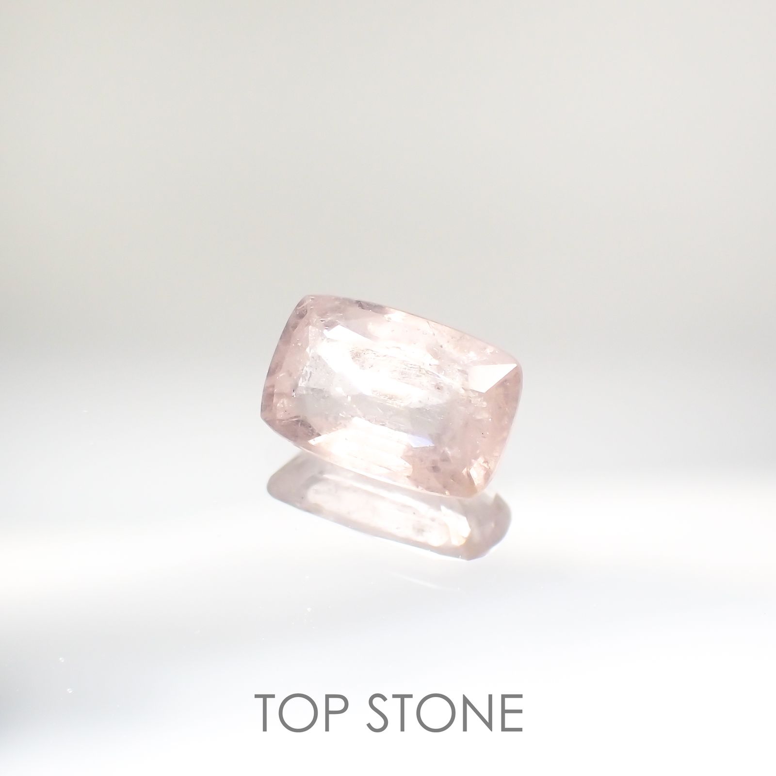 ピンクターフェアイト(宝石名ピンク・ターフェアイト) スリランカ産 1.625ct ソ付(彩珠)[210812289]8.8×5.9mm前後