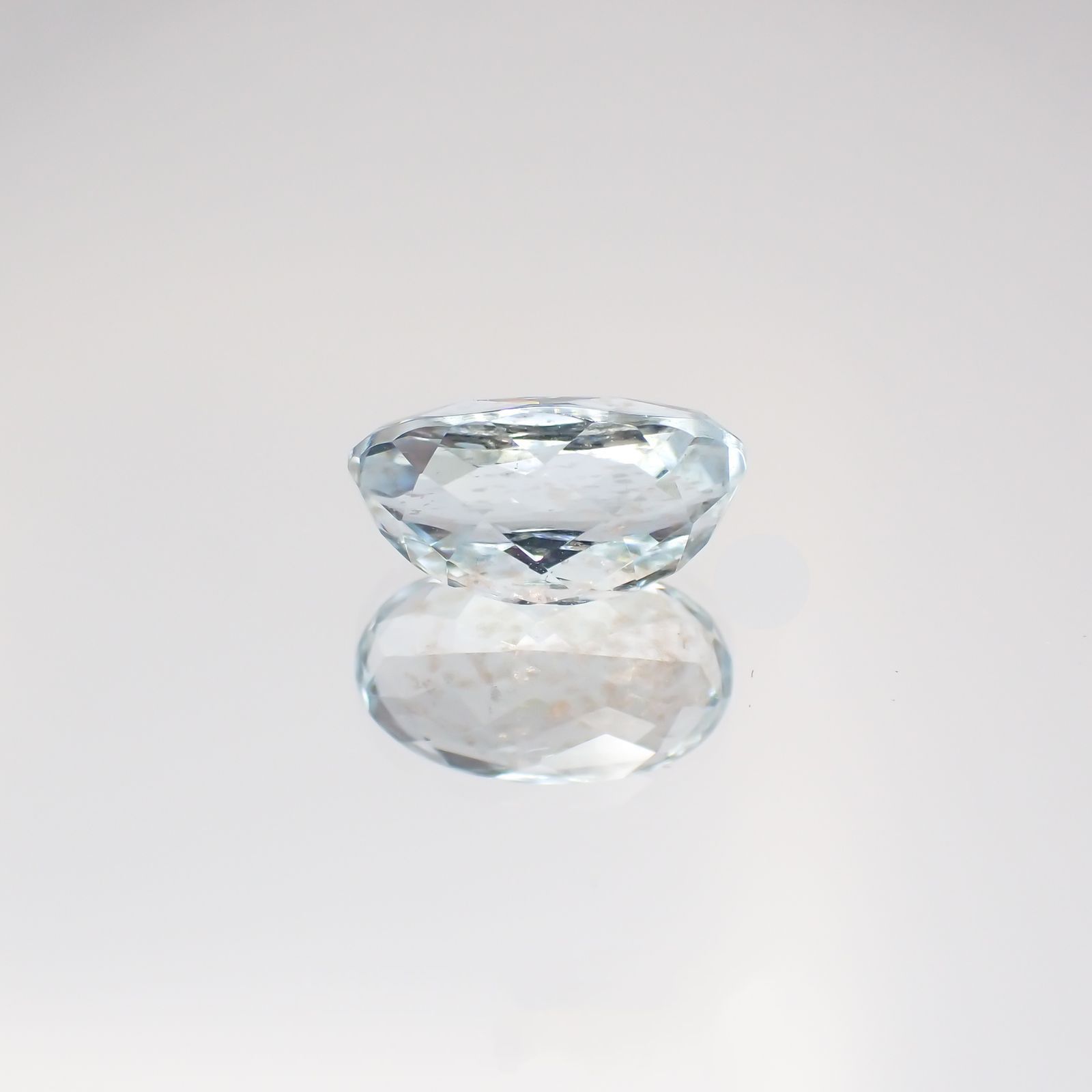 アベンチュリンアクアマリン(宝石名アクアマリン) ナイジェリア産 2.81ct 識別済[210712971]11.5×6.7mm前後