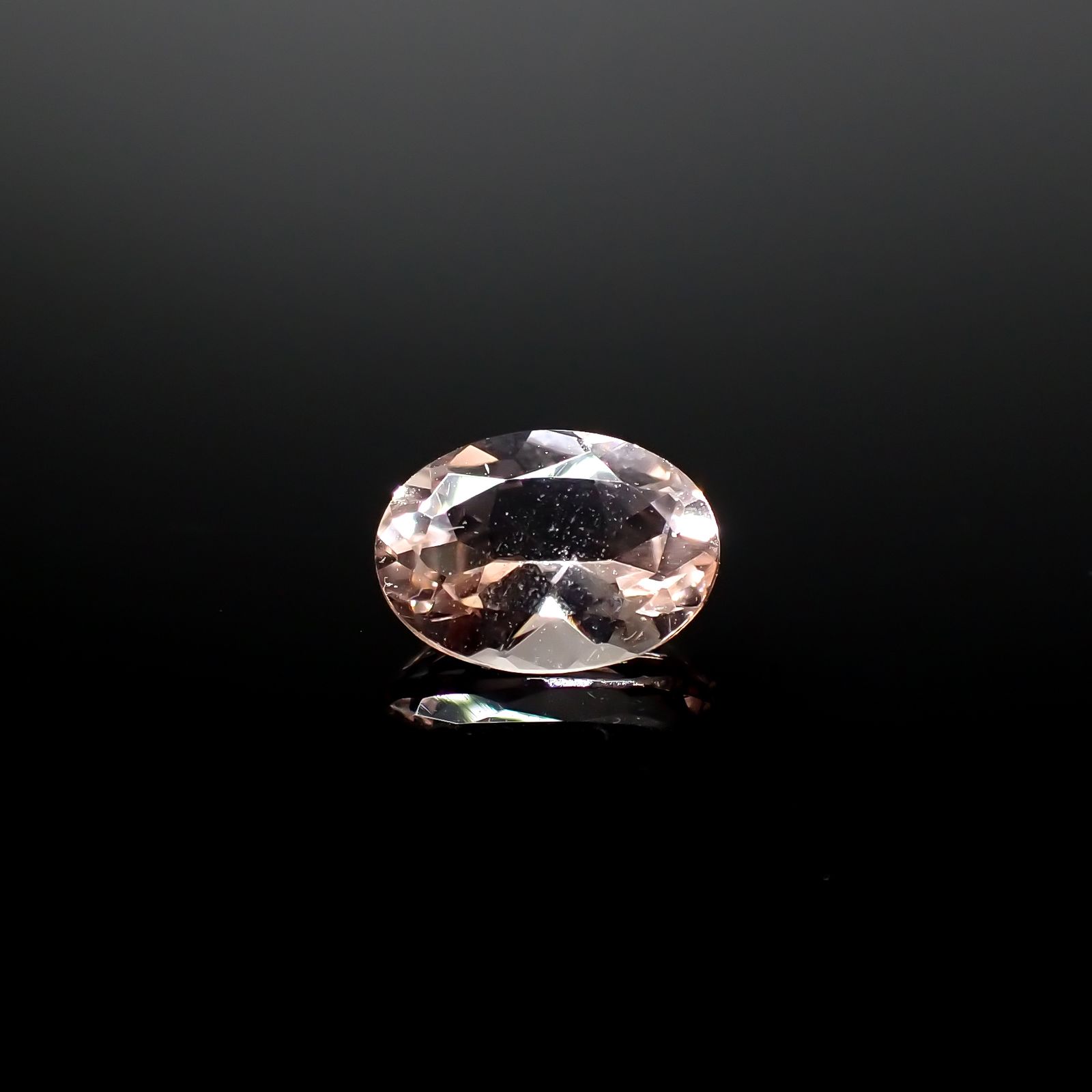 モルガナイト モザンビーク/ブラジル産 0.64ct[240326781]6.9x4.9mm前後