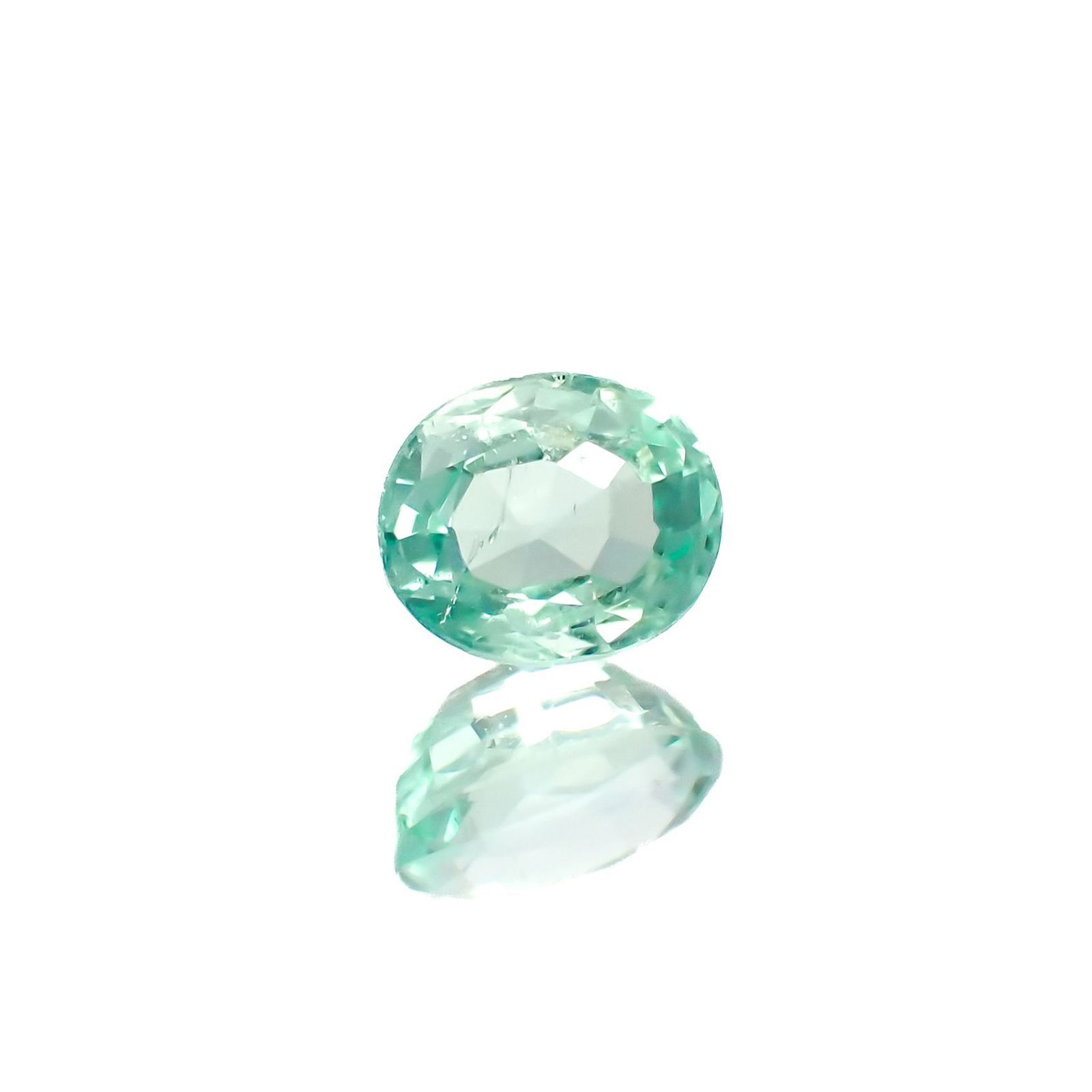 パステルカラーエメラルド コロンビア産 0.37ct / 5x3.9mm前後 [220918056]