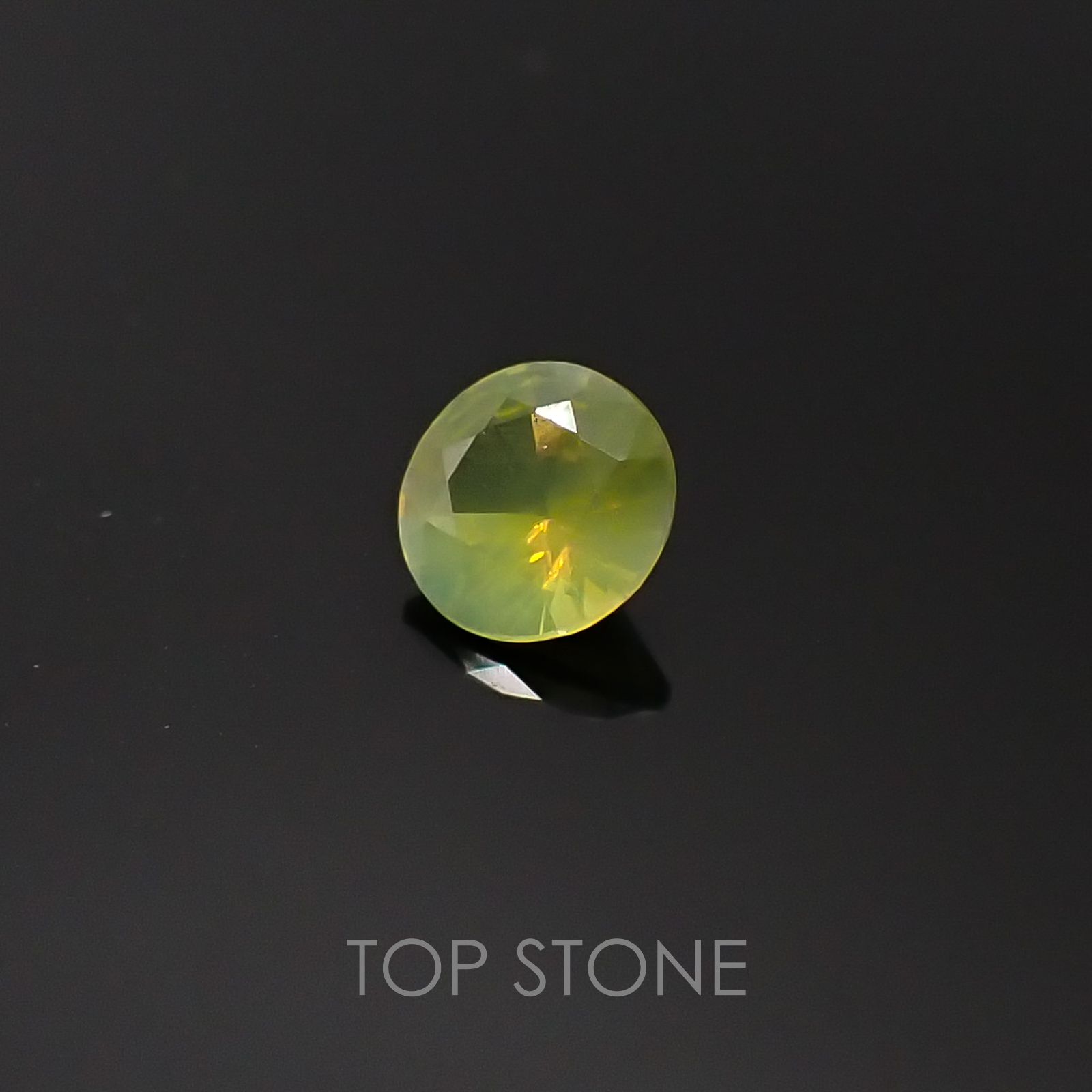 クリソベリルキャッツアイ スリランカ産 ルース 0.24ct[20085215]3.9×3.8mm前後