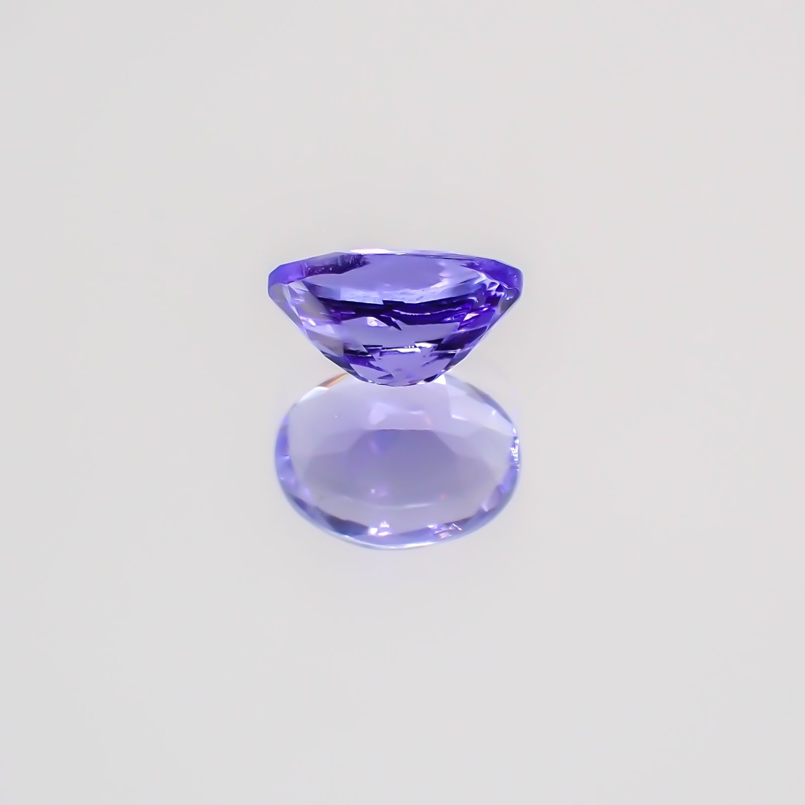 タンザナイト(宝石名タンザナイト) タンザニア産 0.33ct 識別済[210510074]5.1×3.7mm前後