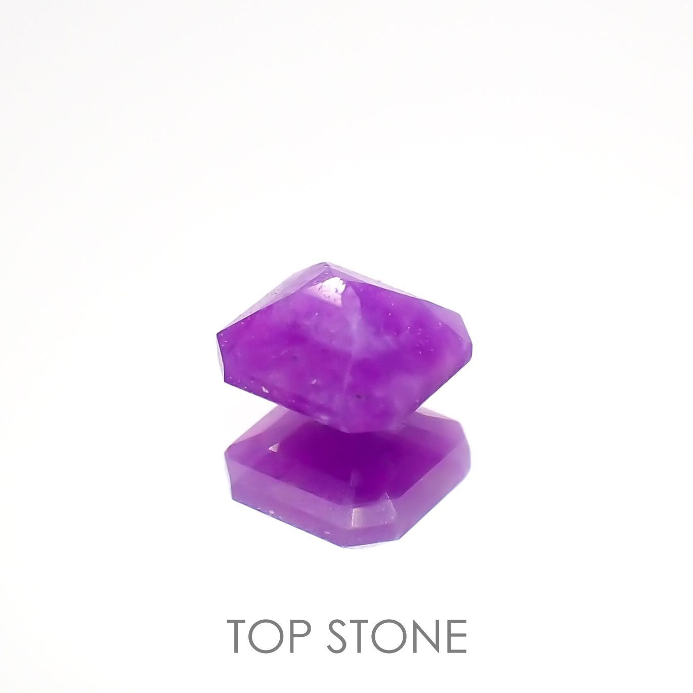 スギライト 南アフリカ産 0.34ct[221018321]4.3x4.2mm前後