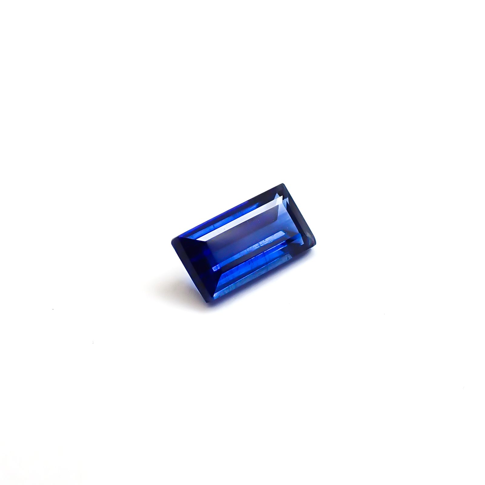 カイヤナイト ネパール産 2.14ct / 9.9x5.1mm前後 [260532277]