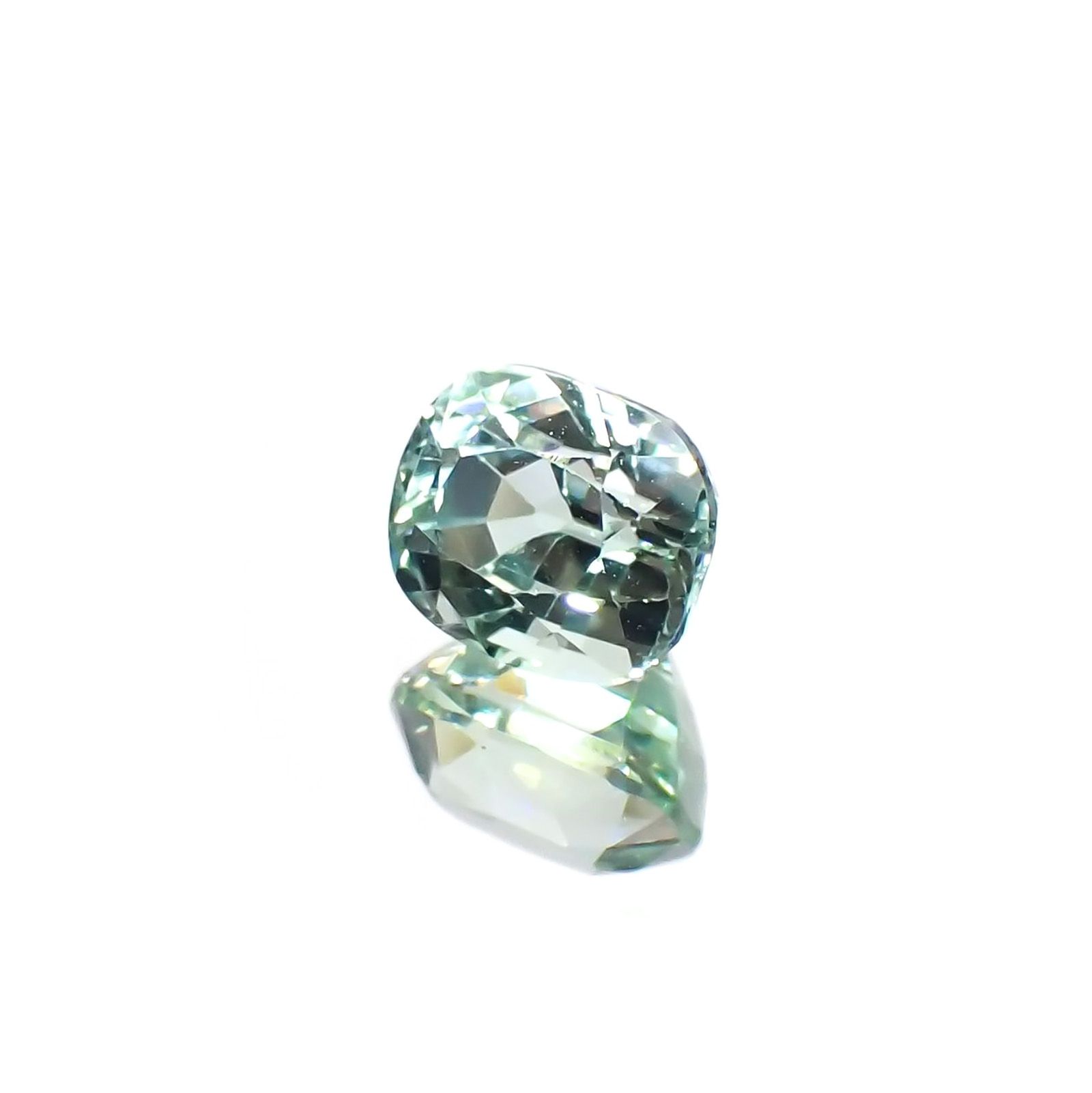 ブルーグリーントルマリン(宝石名トルマリン)アフガニスタン産 識別済 0.98ct / 6.1x5mm前後 [221018341]