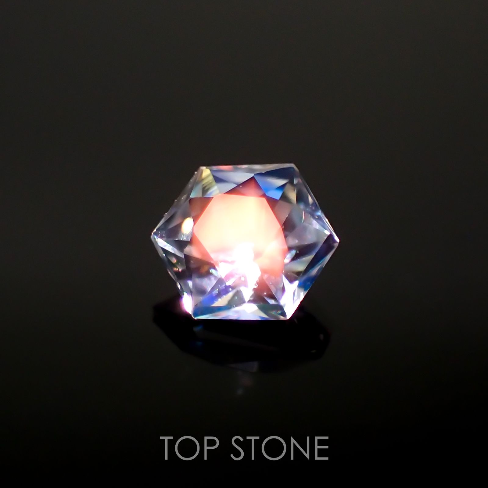◇ヘキサゴンカット◇レインボームーンストーン(宝石名ラブラドライト)マダガスカル産 0.25ct 識別済[211113734]3.9x3.8mm前後