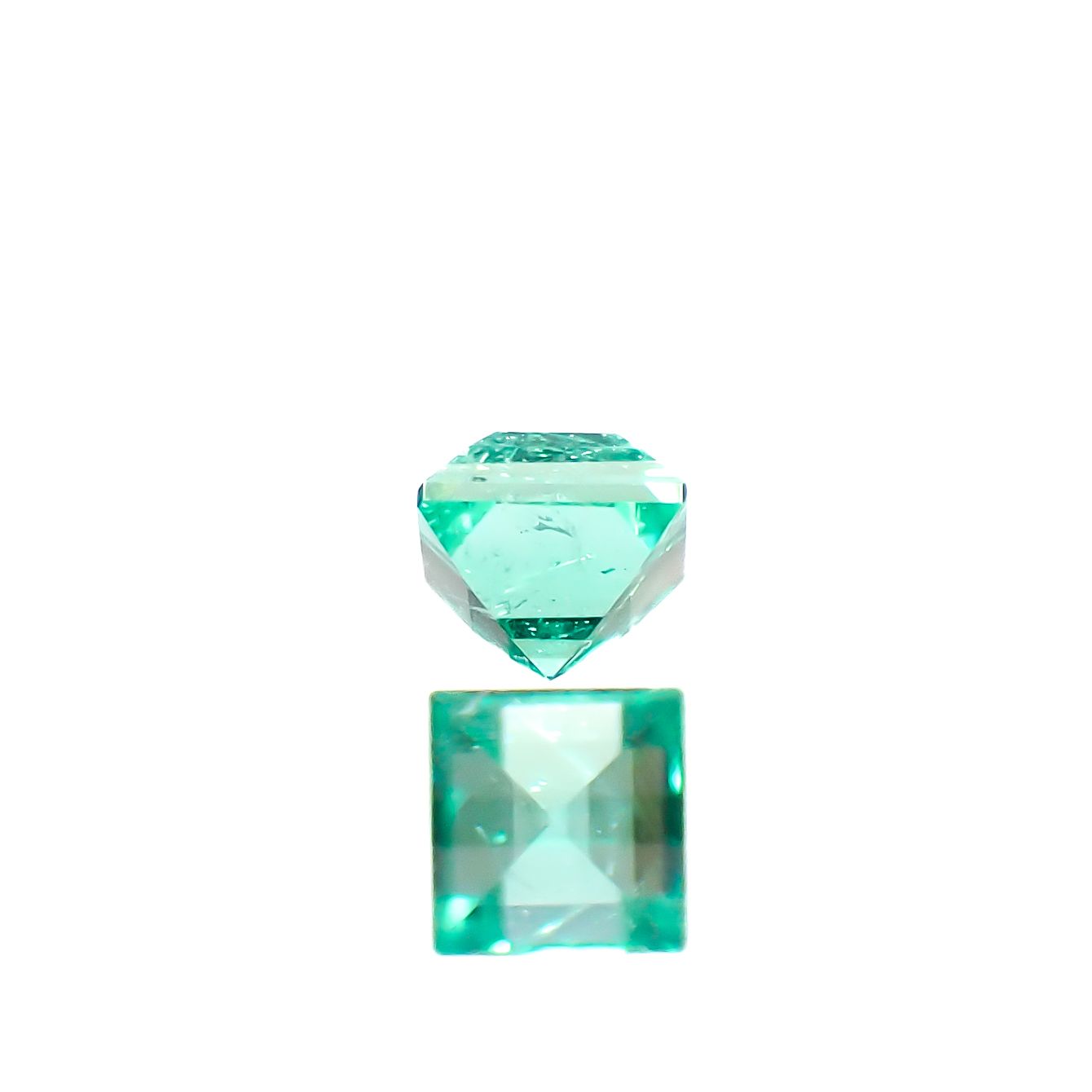 ノンオイルエメラルド ロシア産 0.045ct [250229876]2x1.9mm前後