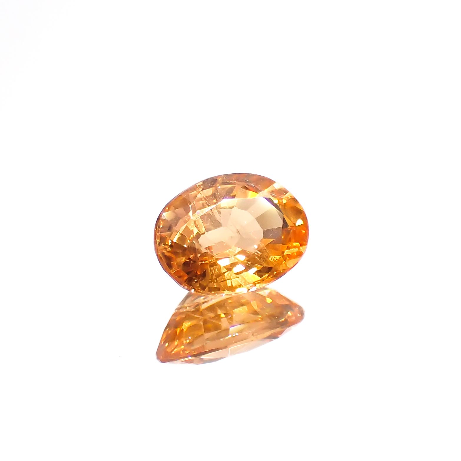 スペサルティンガーネット マンダリンオレンジカラー(宝石名ガーネット)ナイジェリア産 1.05ct 識別済[230923389]6.8x5mm前後