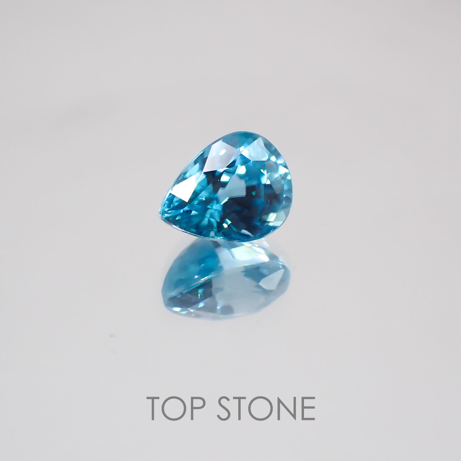 ブルージルコン カンボジア産 ルース 2.02ct[20063094]7.7×5.9mm前後