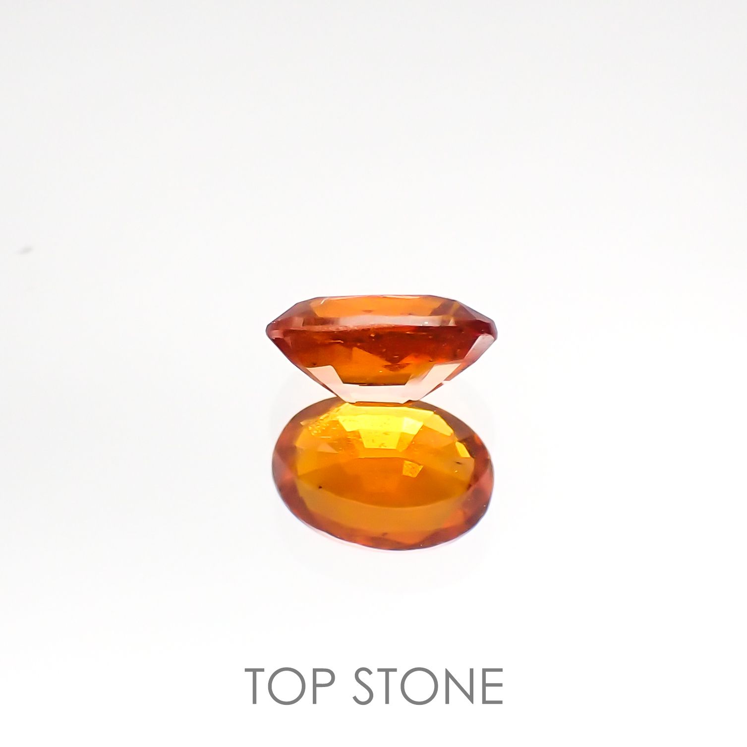 オレンジカイヤナイト(宝石名カイヤナイト) タンザニア産 0.87ct 識別済[210812449]6.9×4.9mm前後