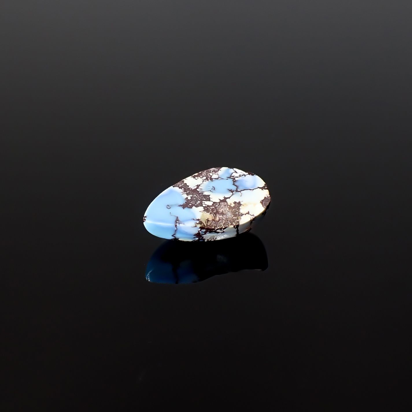 ターコイズ カザフスタン・ゴールデンヒル鉱山産 1.86ct / 11.1x7mm前後 [260331871]