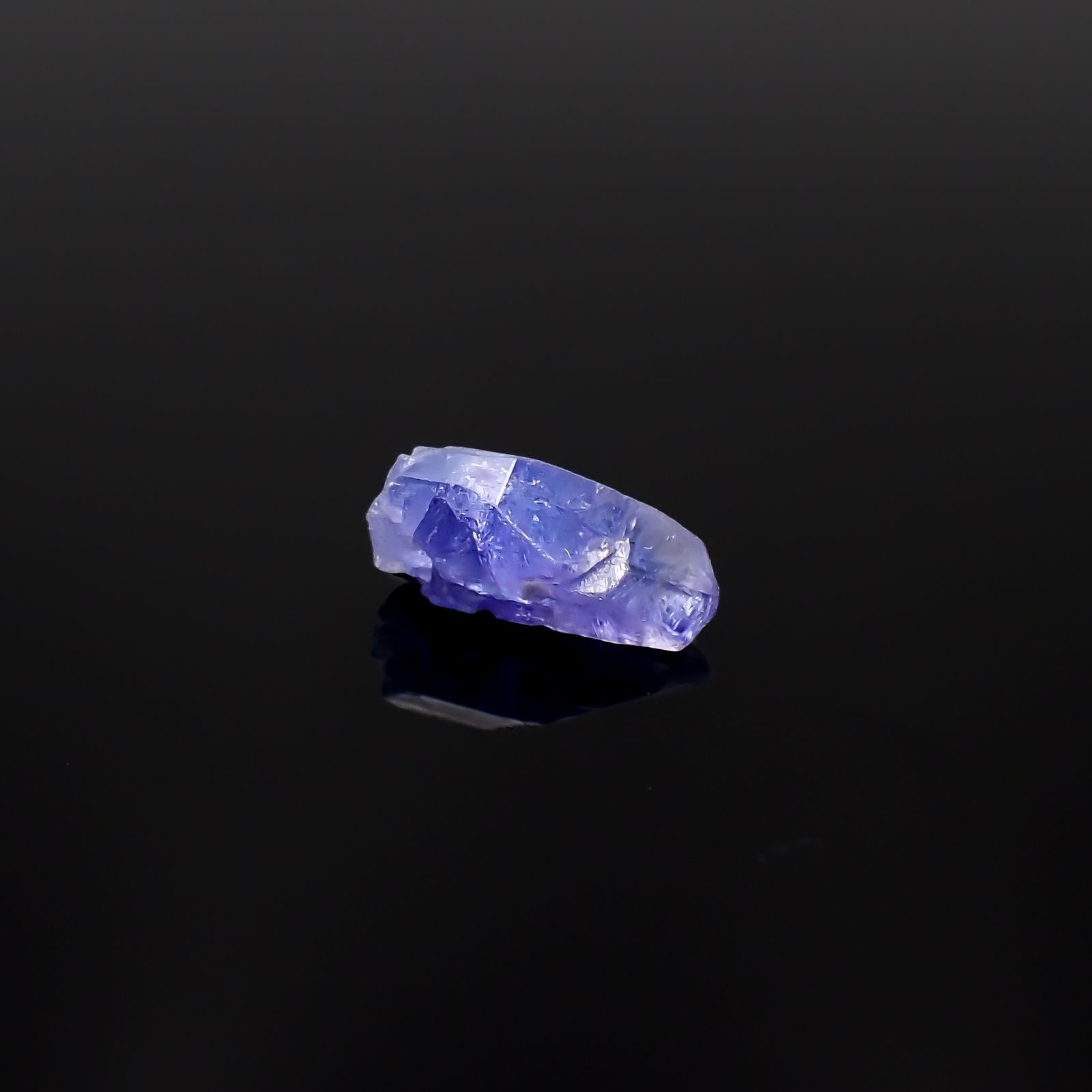 タンザナイト 原石(宝石名タンザナイト)タンザニア産 3.50ct 識別済[231224912]13.3x4.6mm前後